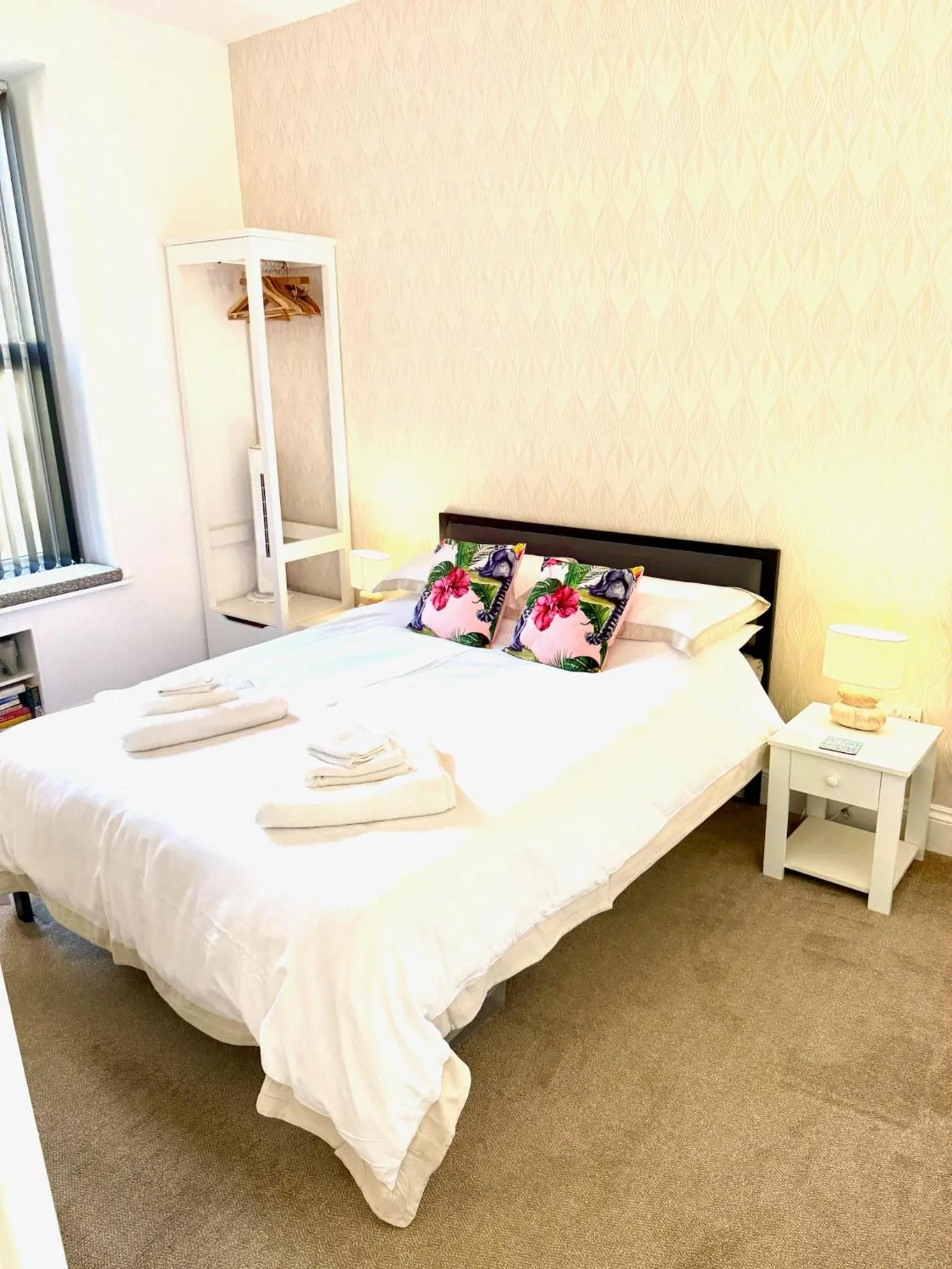 Bedroom, Bed in Bellaview Apartment Barmouth