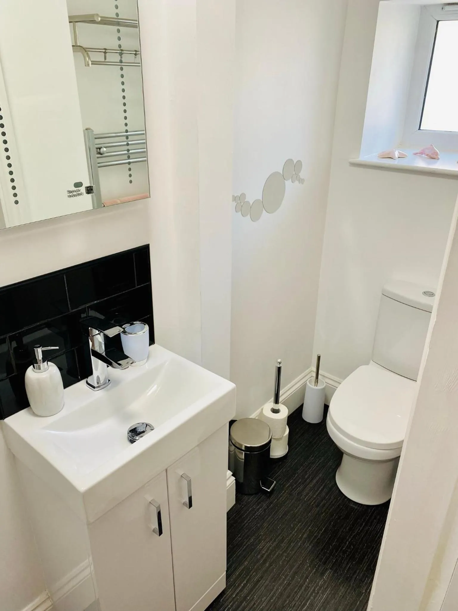 Bathroom in Bellaview Apartment Barmouth