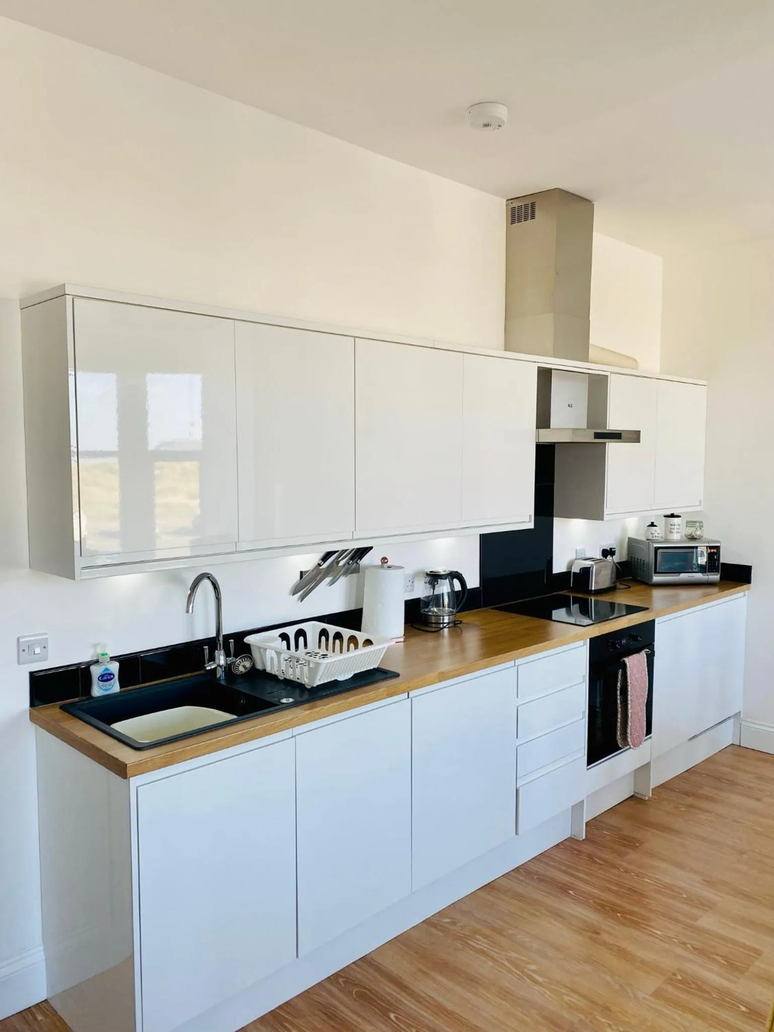 Kitchen or kitchenette in Bellaview Apartment Barmouth