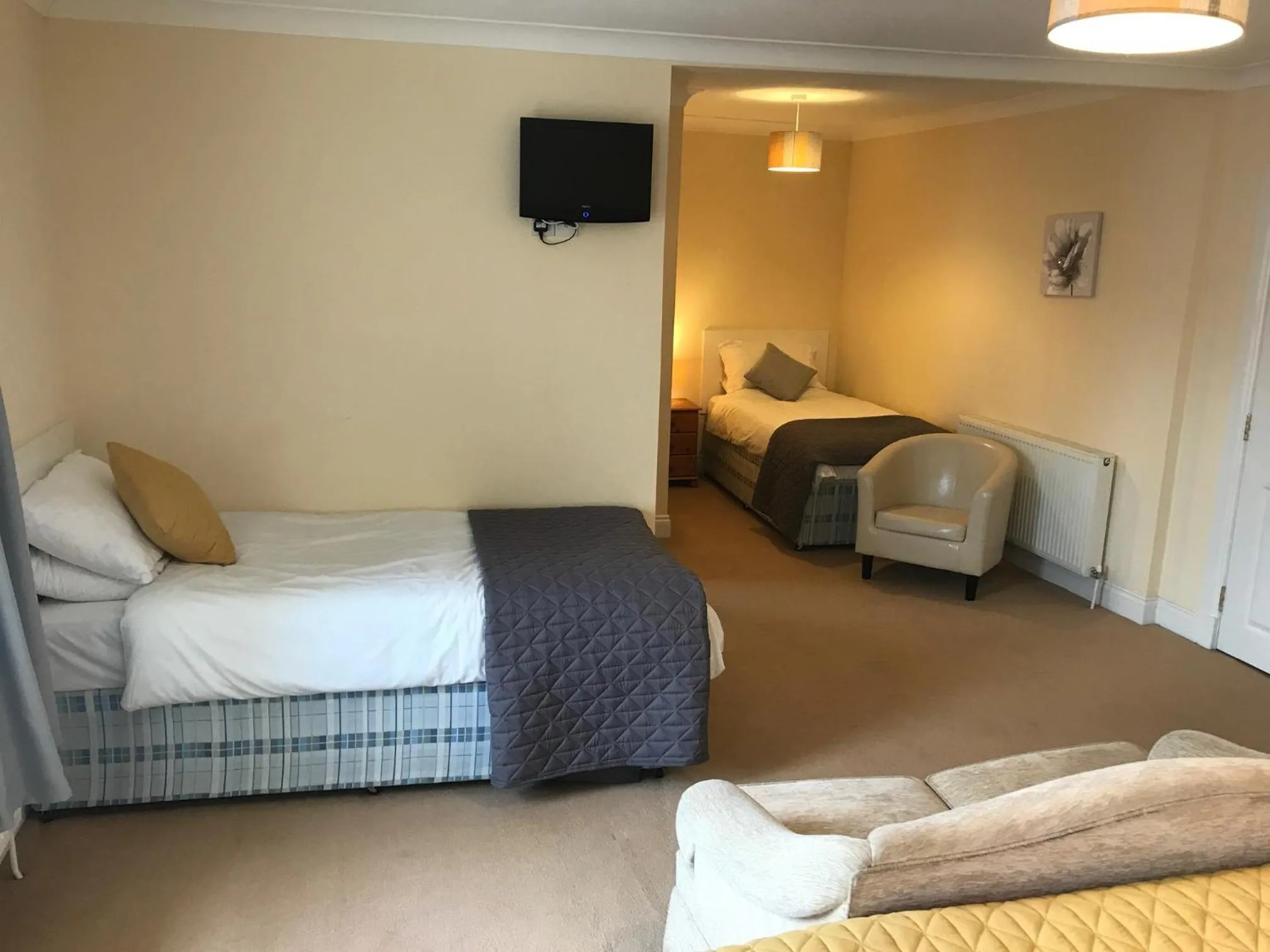 Photo of the whole room, Bed in The Maxwell Arms Hotel