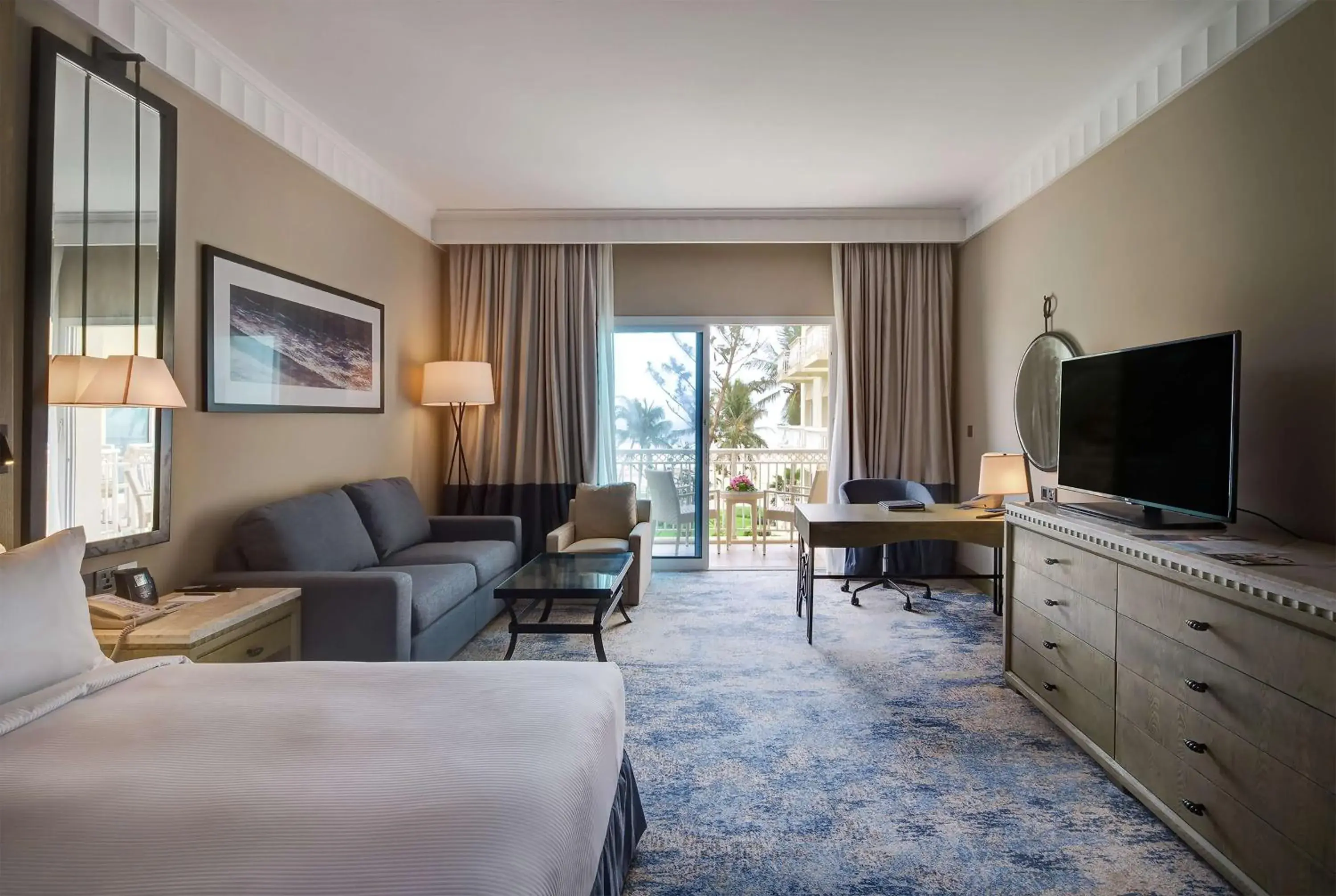 King Superior Room with Balcony and Sea View in Hilton Salalah Resort King Superior Room with Balcony and Sea View in Hilton Salalah Resort