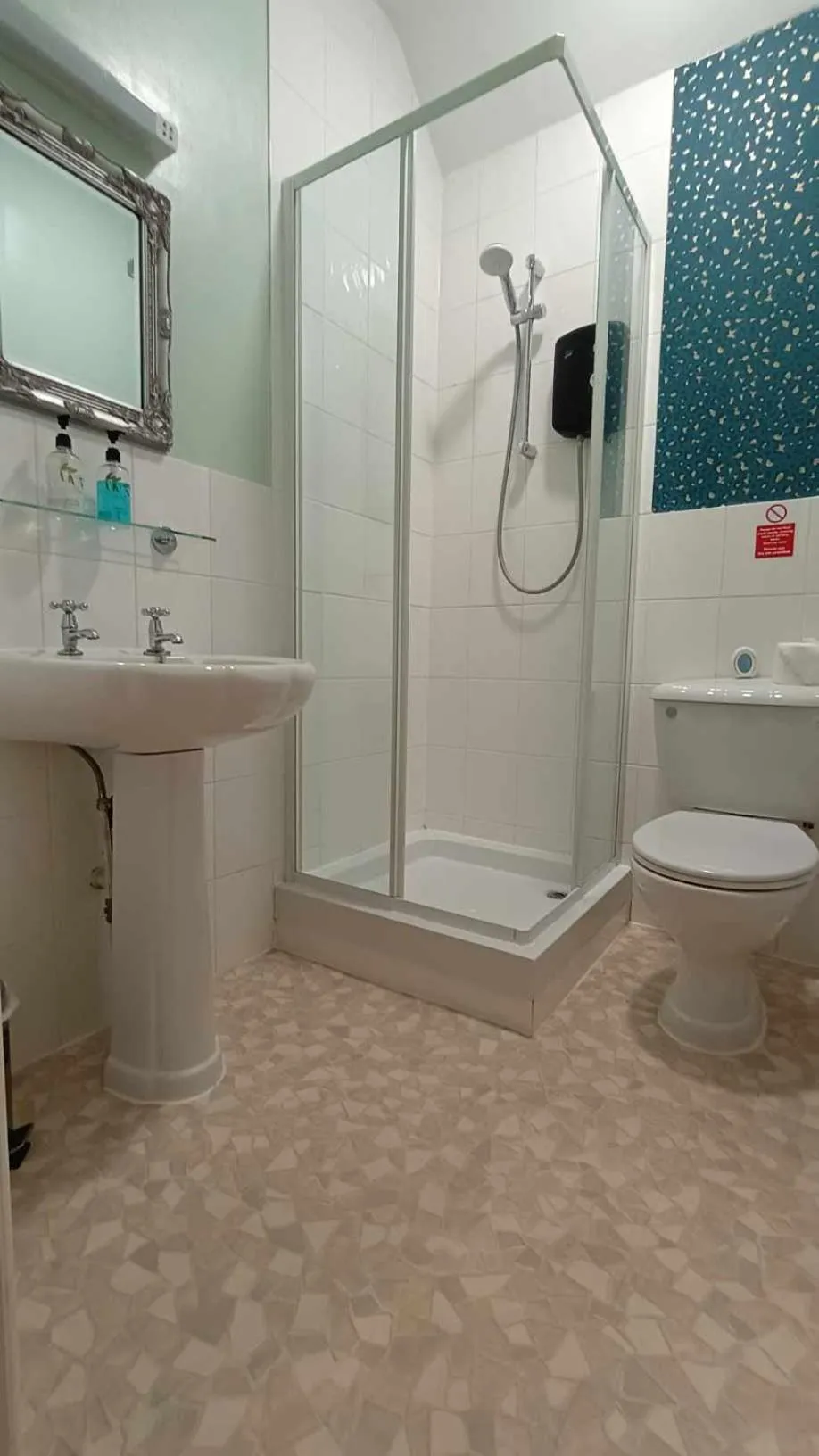 Shower in The Shoulder at Hardstoft