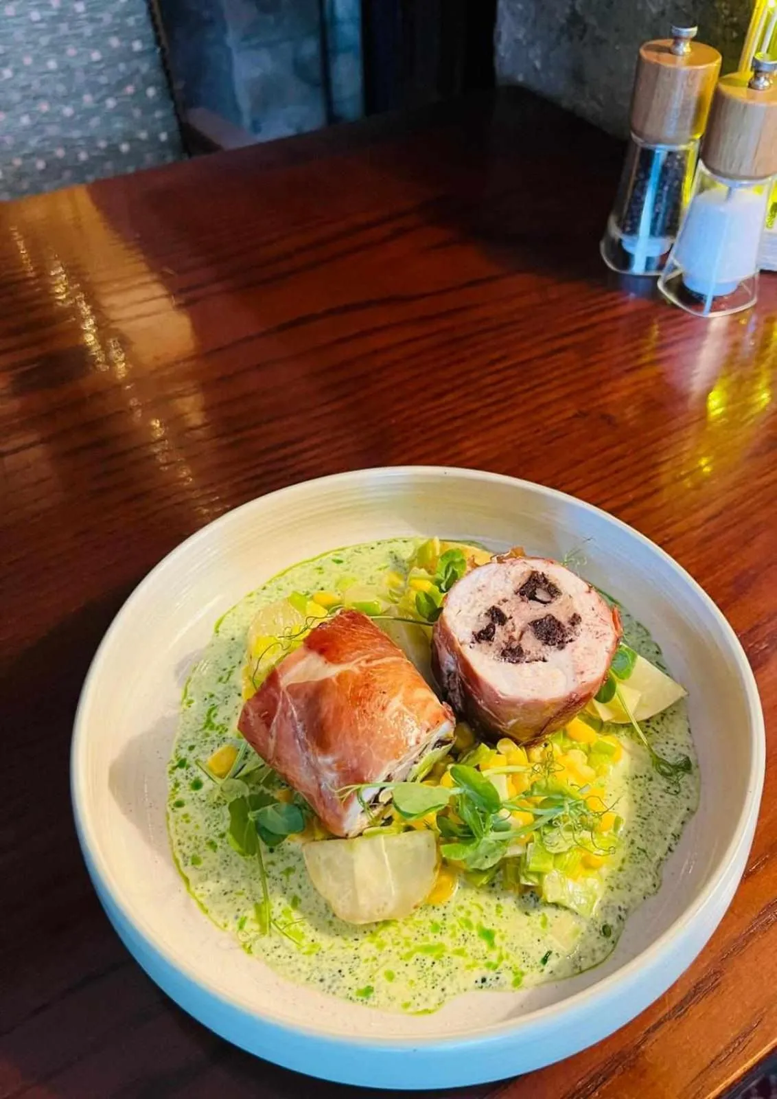 Food and drinks in The Shoulder at Hardstoft