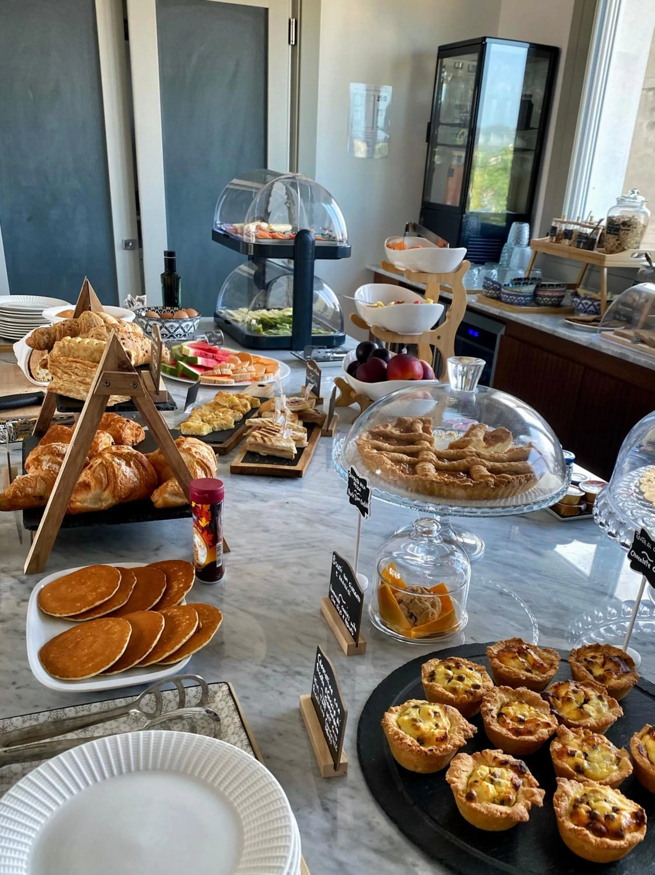 Buffet breakfast in CasAunoE Boutique Hotel