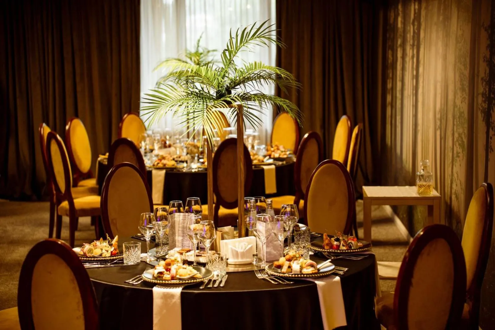 Restaurant/places to eat in Aria by Brilliant