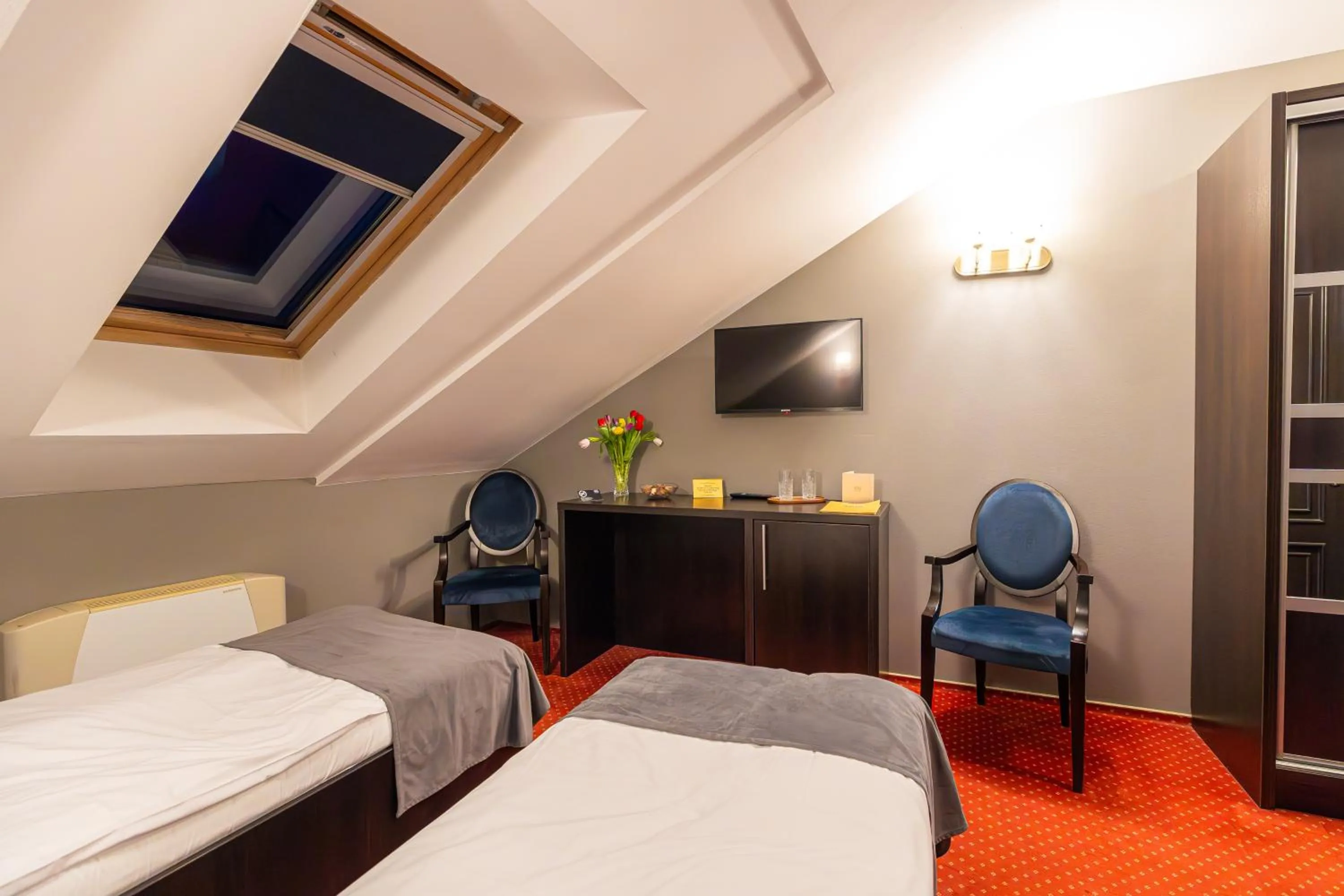 Bedroom, Bed in Aria by Brilliant