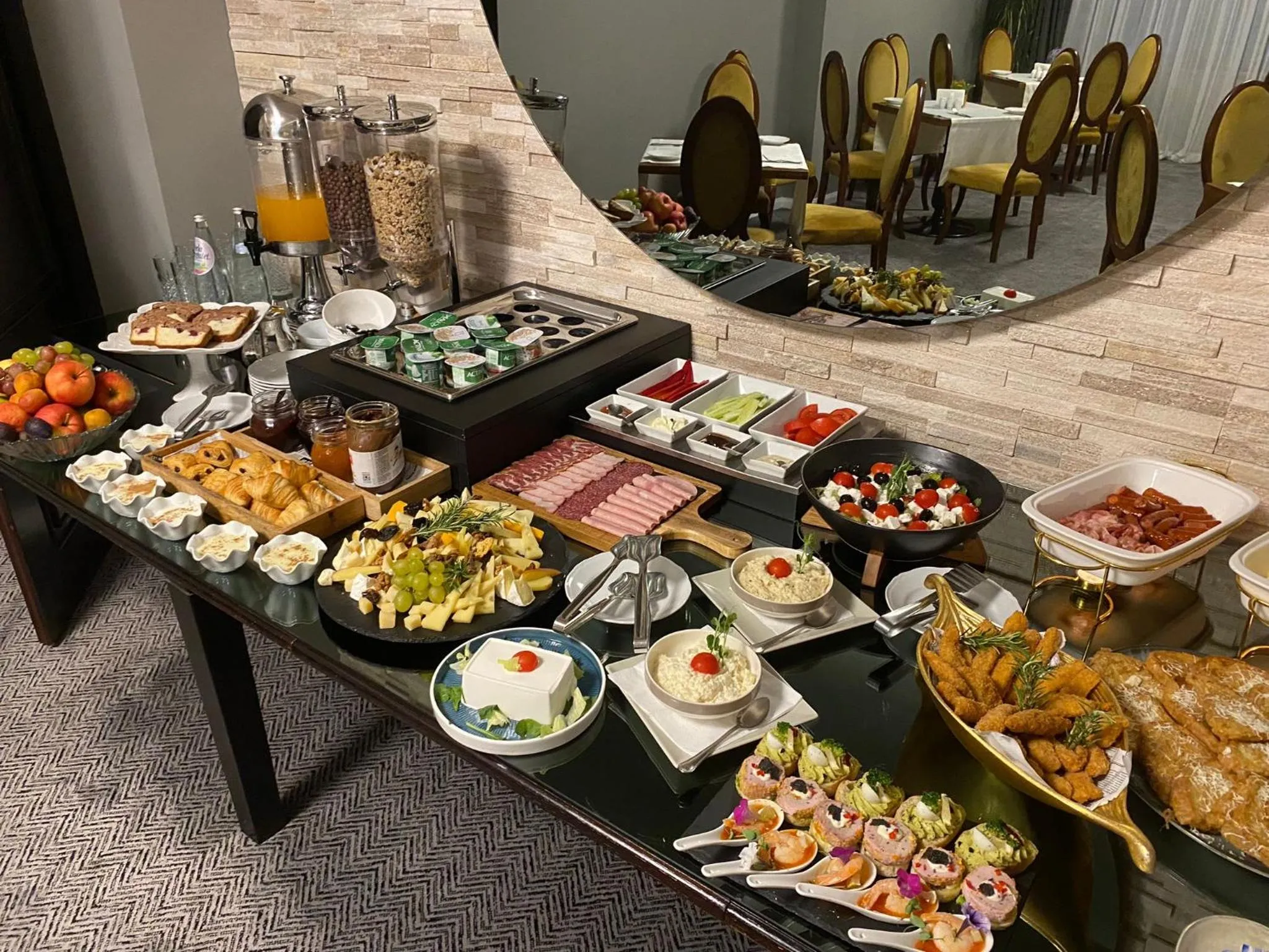 Food in Aria by Brilliant