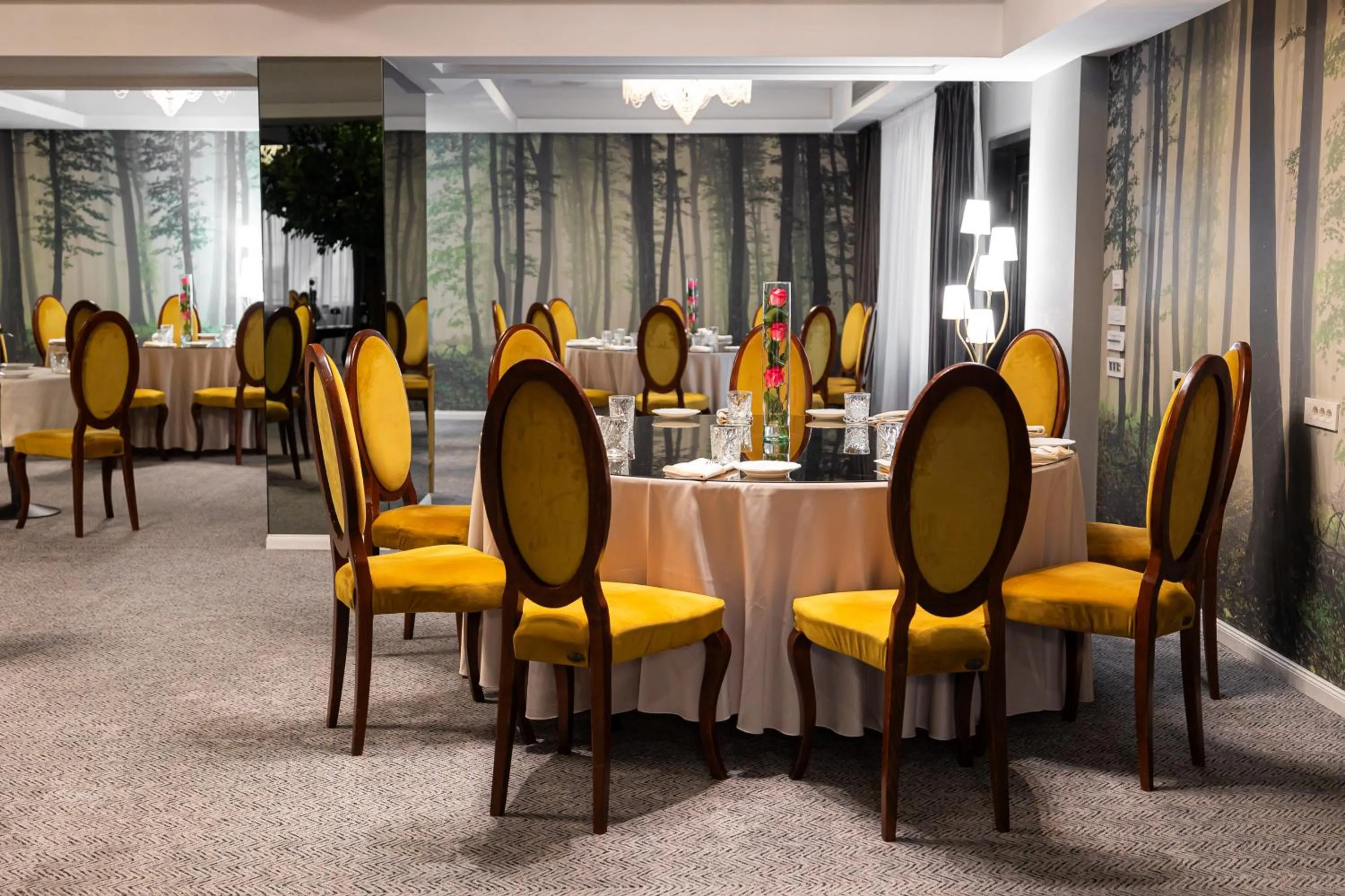 Restaurant/places to eat in Aria by Brilliant