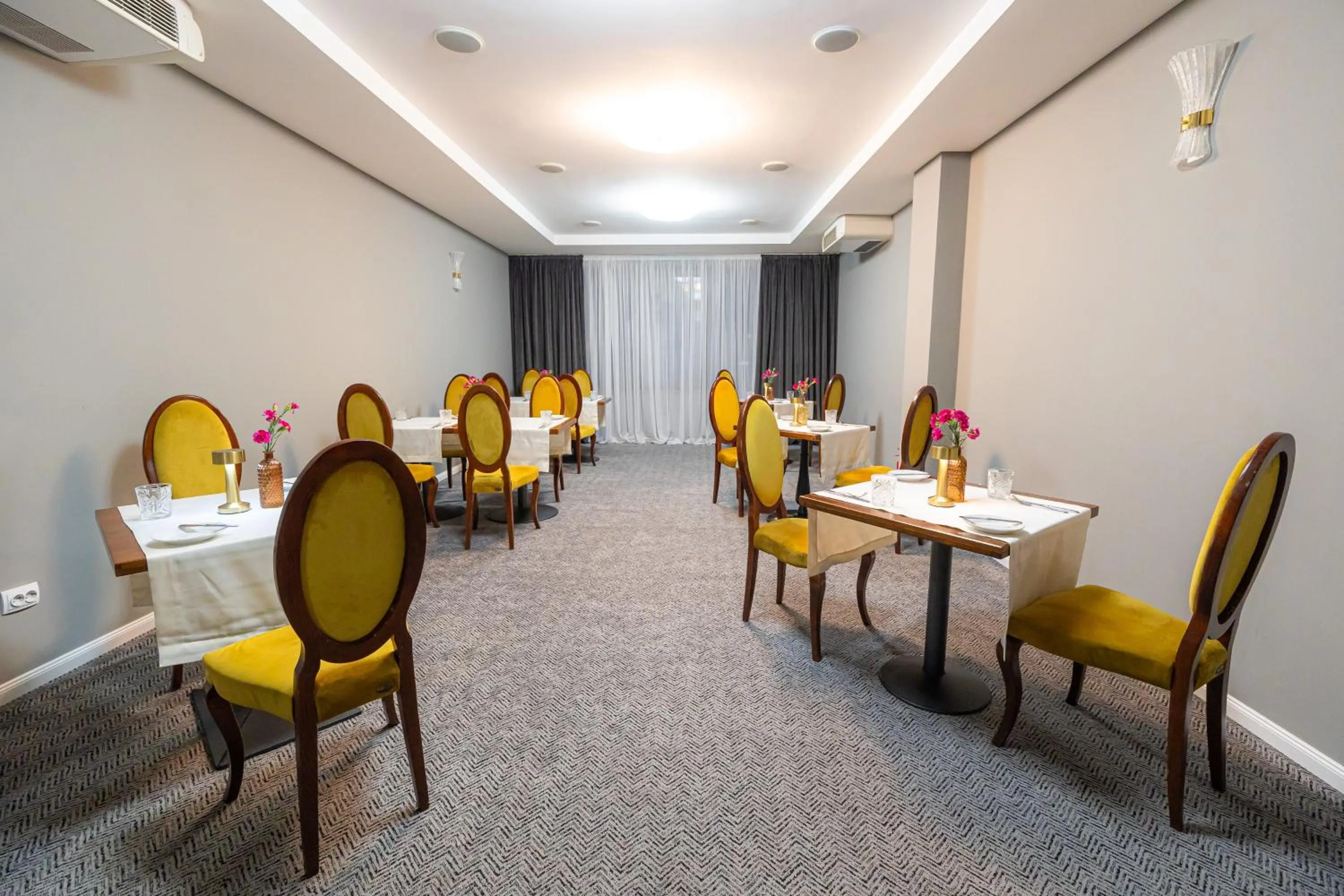 Meeting/conference room in Aria by Brilliant