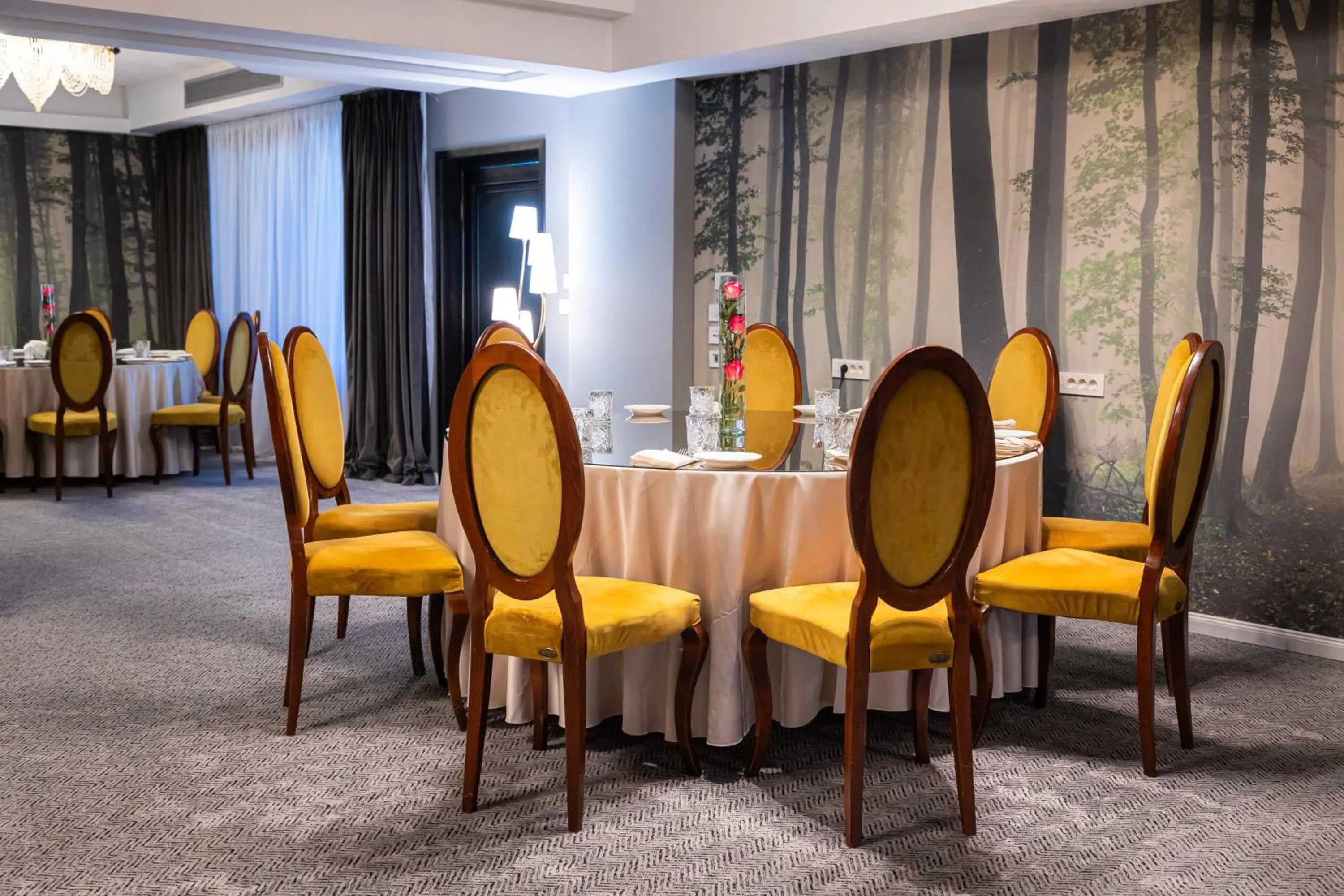 Restaurant/places to eat in Aria by Brilliant