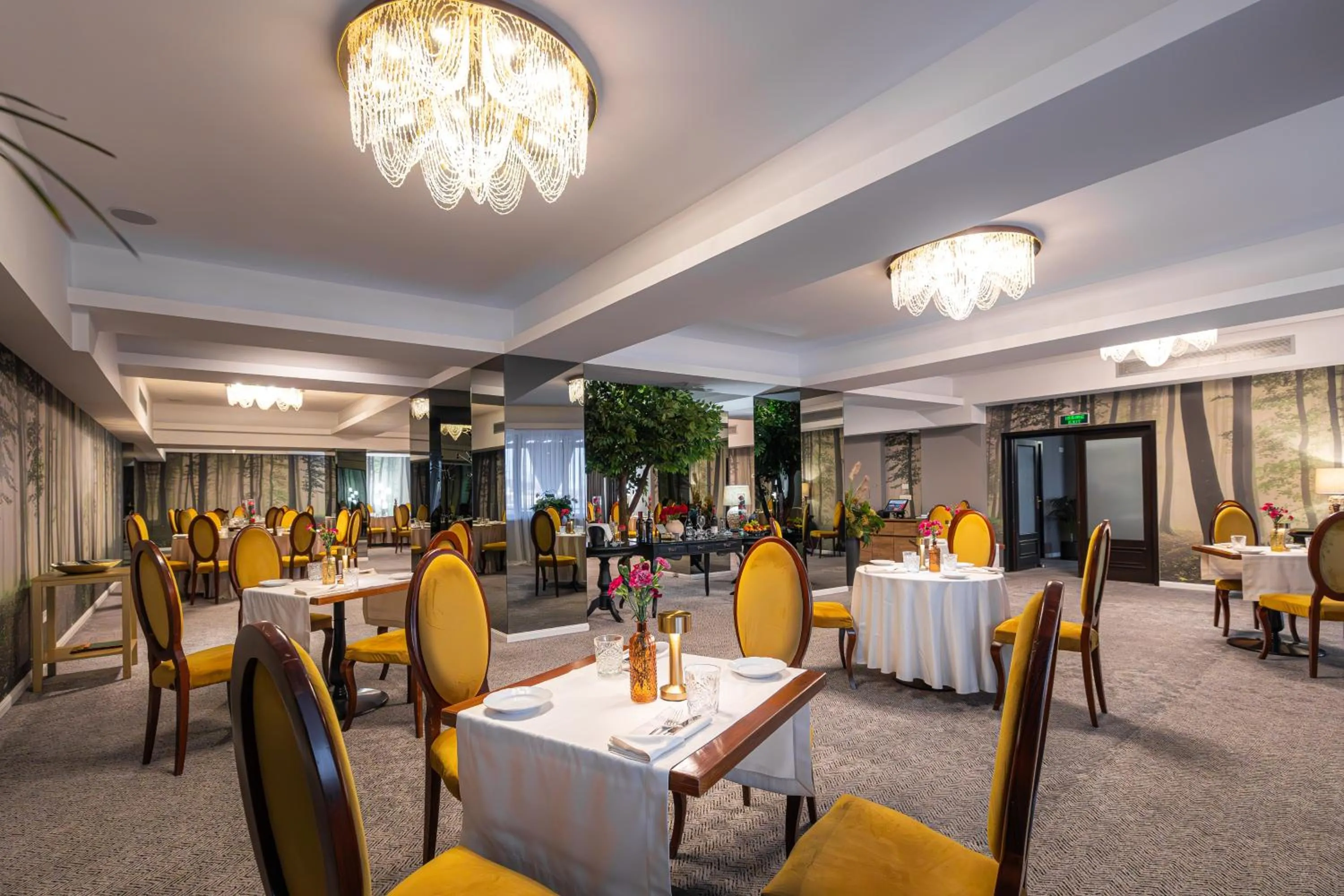 Restaurant/places to eat in Aria by Brilliant