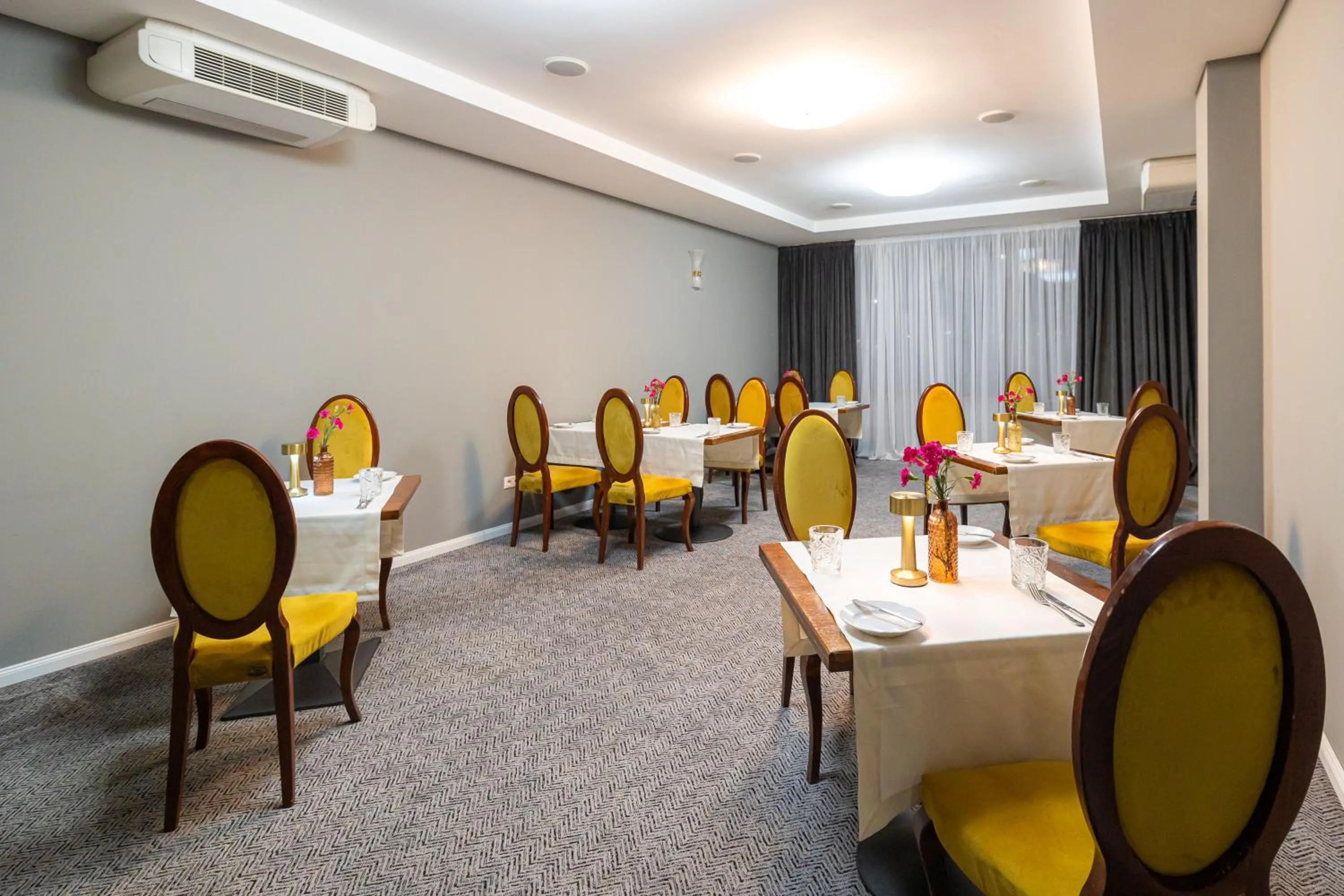 Meeting/conference room in Aria by Brilliant