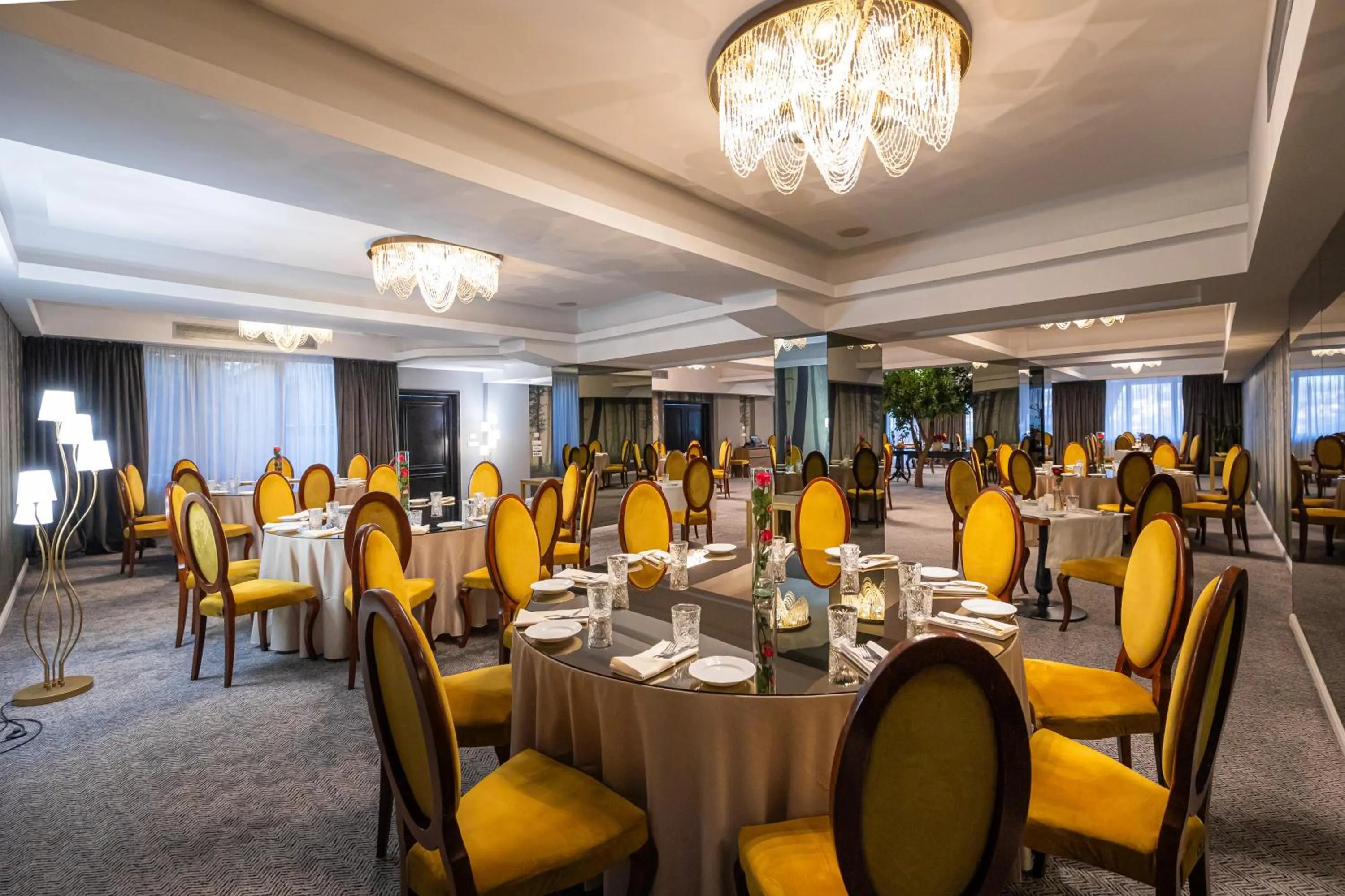 Restaurant/places to eat in Aria by Brilliant