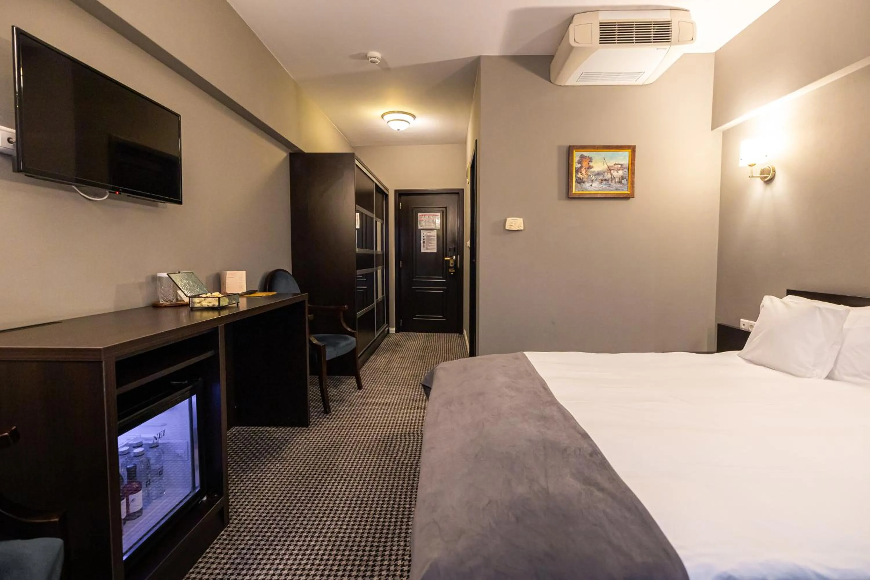 Photo of the whole room, Bed in Aria by Brilliant