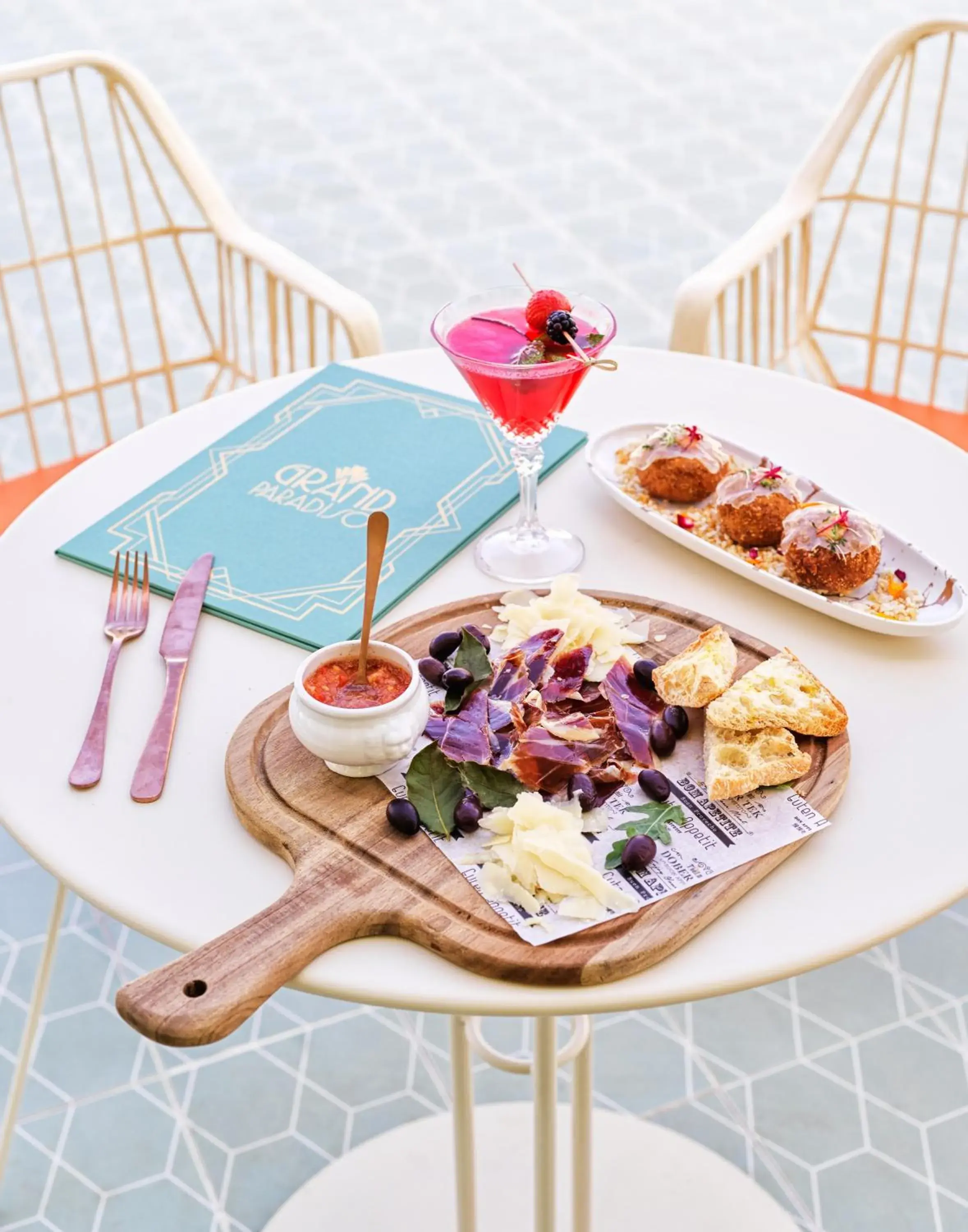 Food and drinks in Grand Paradiso Ibiza - Adults Only Food and drinks in Grand Paradiso Ibiza - Adults Only