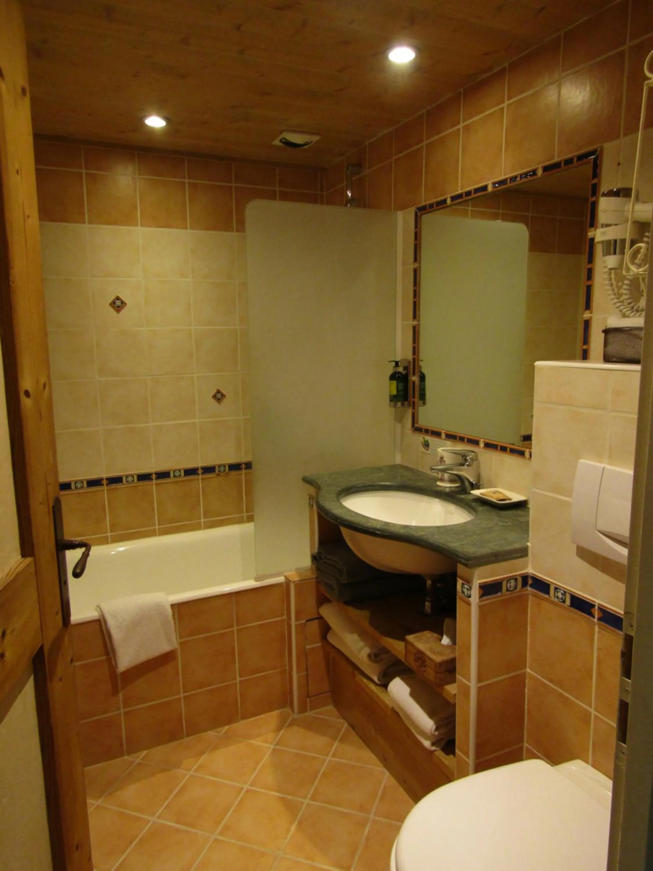 Bathroom in Les Grands Montets Hotel & Spa