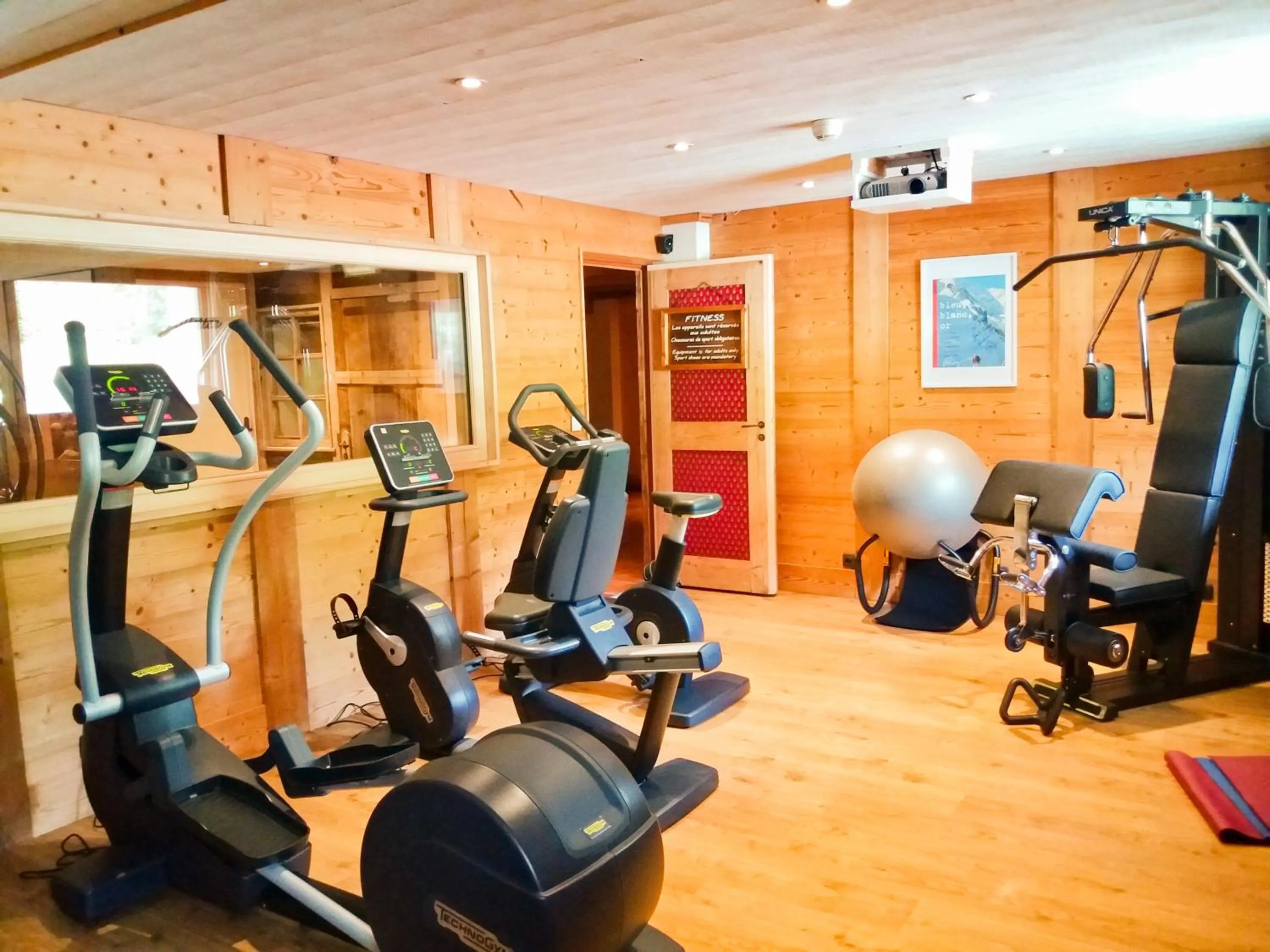 Fitness centre/facilities in Les Grands Montets Hotel & Spa