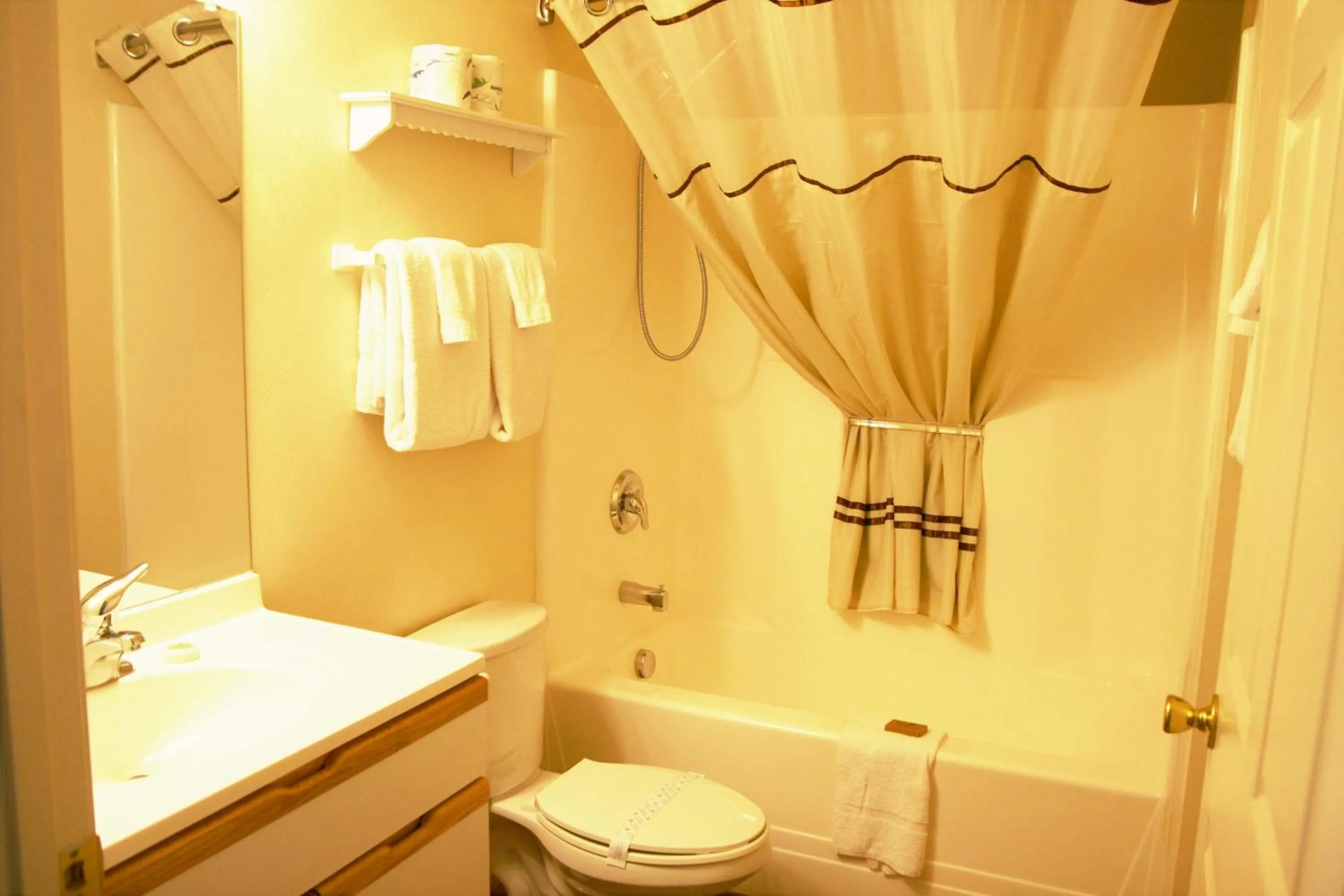 Bathroom in Affordable Suites Statesville