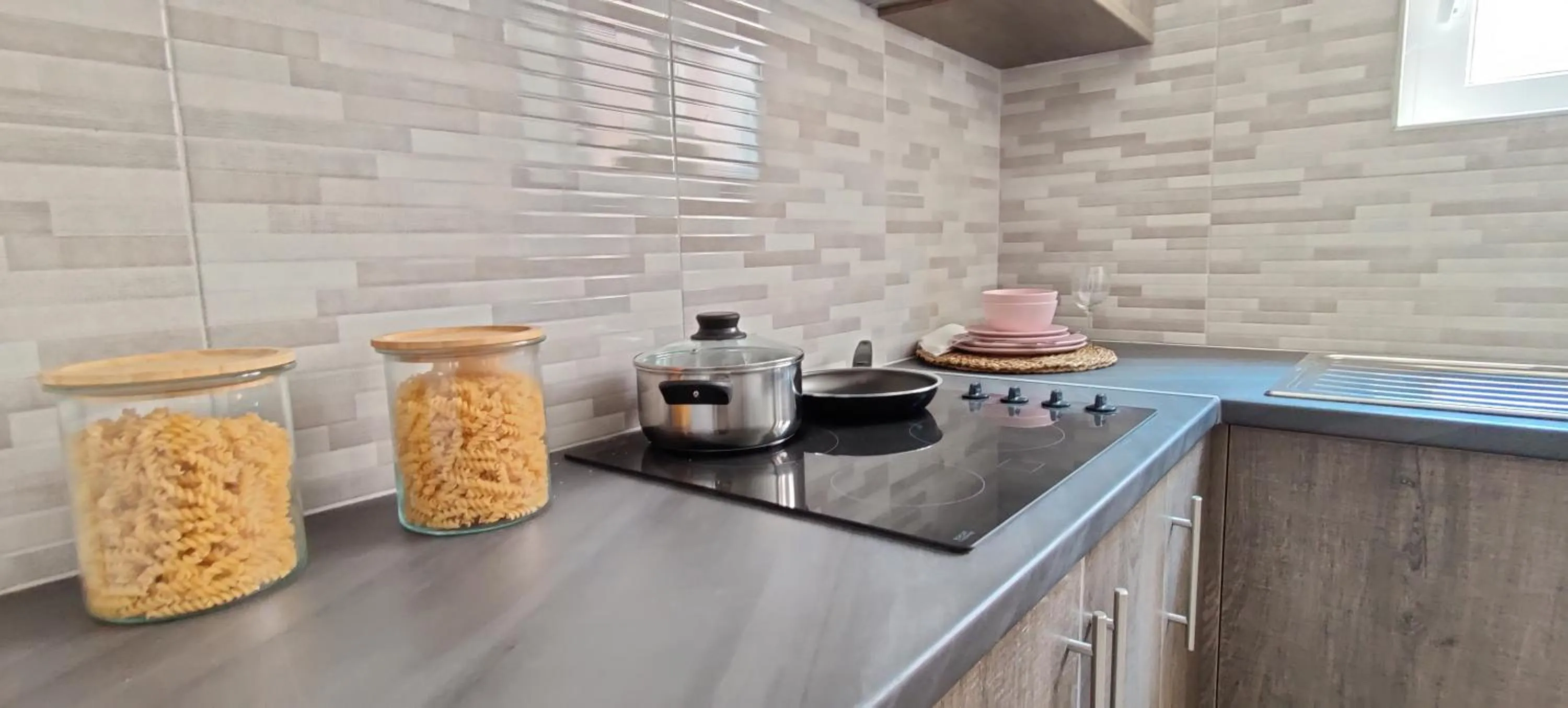 Kitchen or kitchenette in WSD Glory I Hotel Apartment