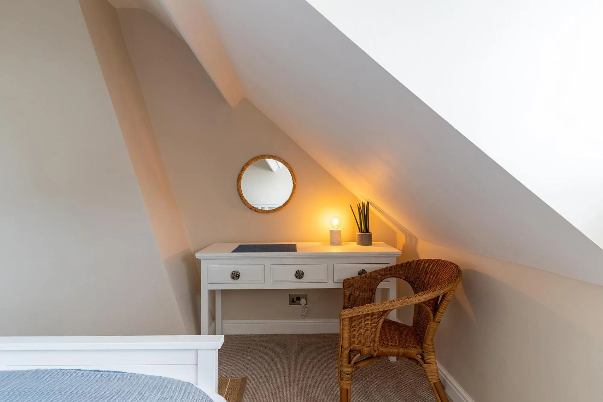 Bedroom, Bed in Stowaways Loft