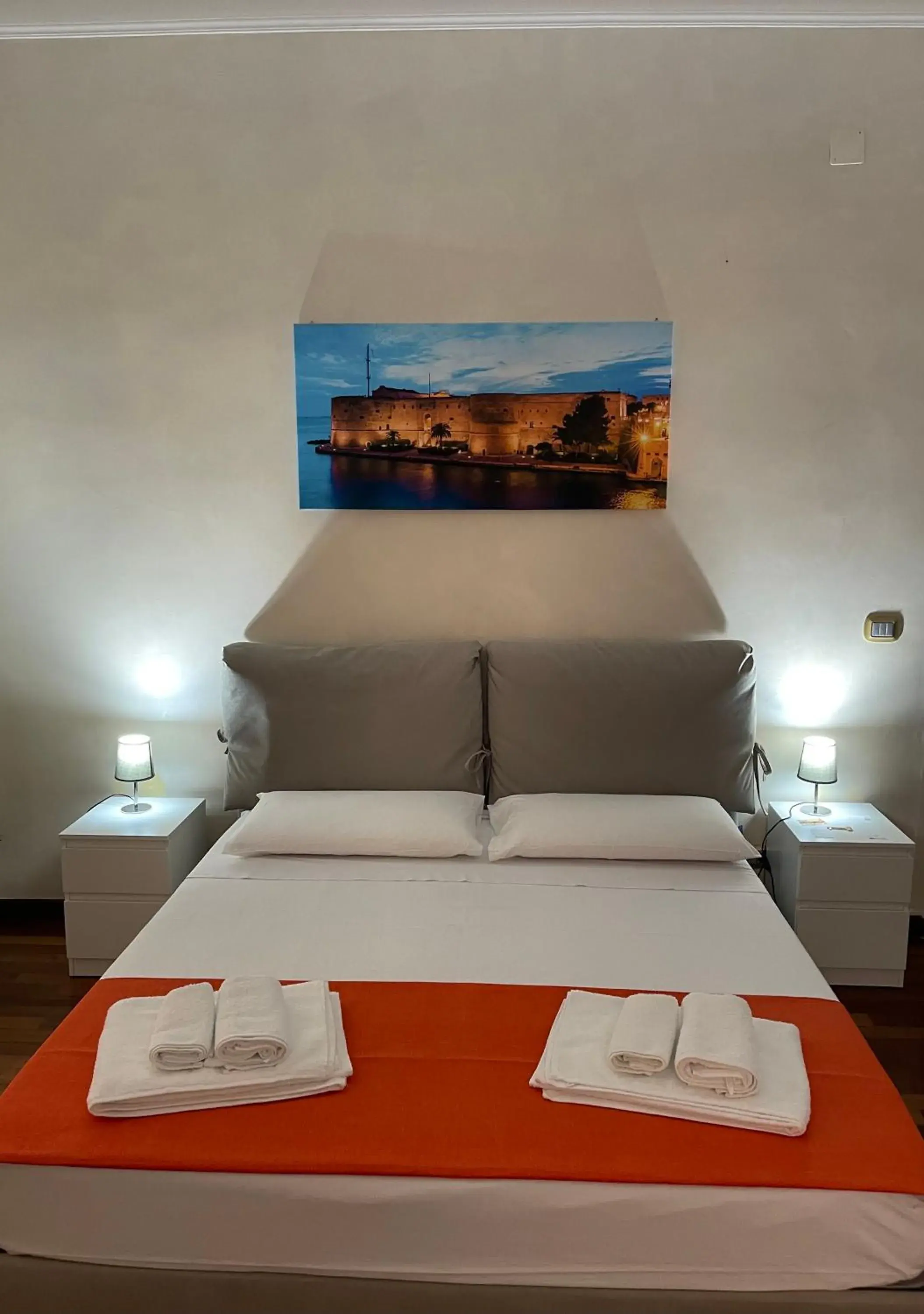 Double Room with Spa Bath - single occupancy in Suite San Cataldo Double Room with Spa Bath - single occupancy in Suite San Cataldo