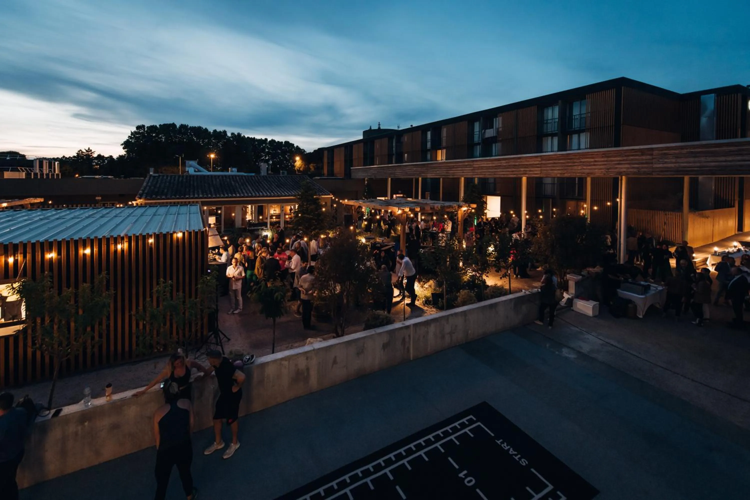 Property building in COWOOL AVIGNON