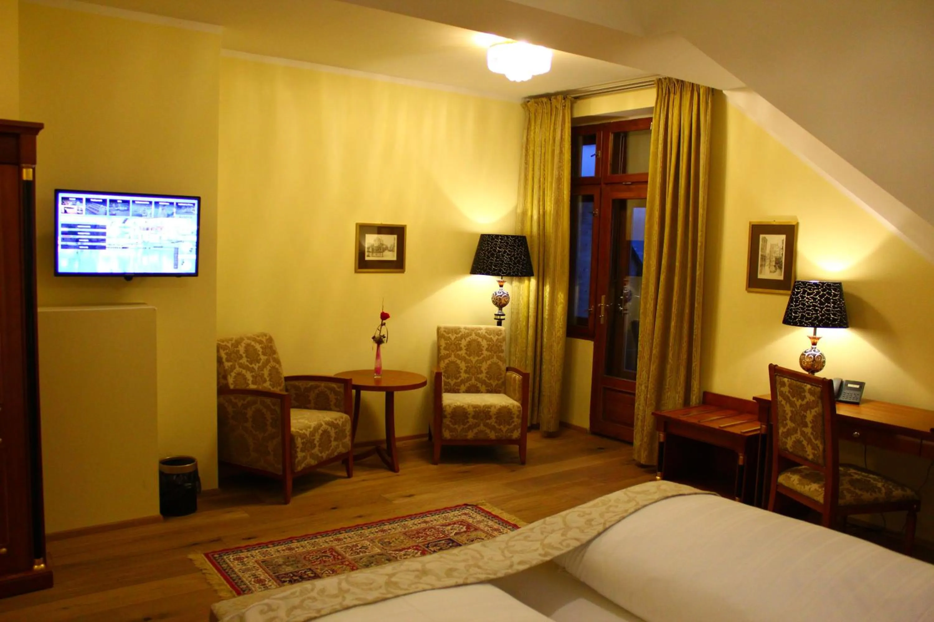 Photo of the whole room, Bed in Seehotel Grüner Baum
