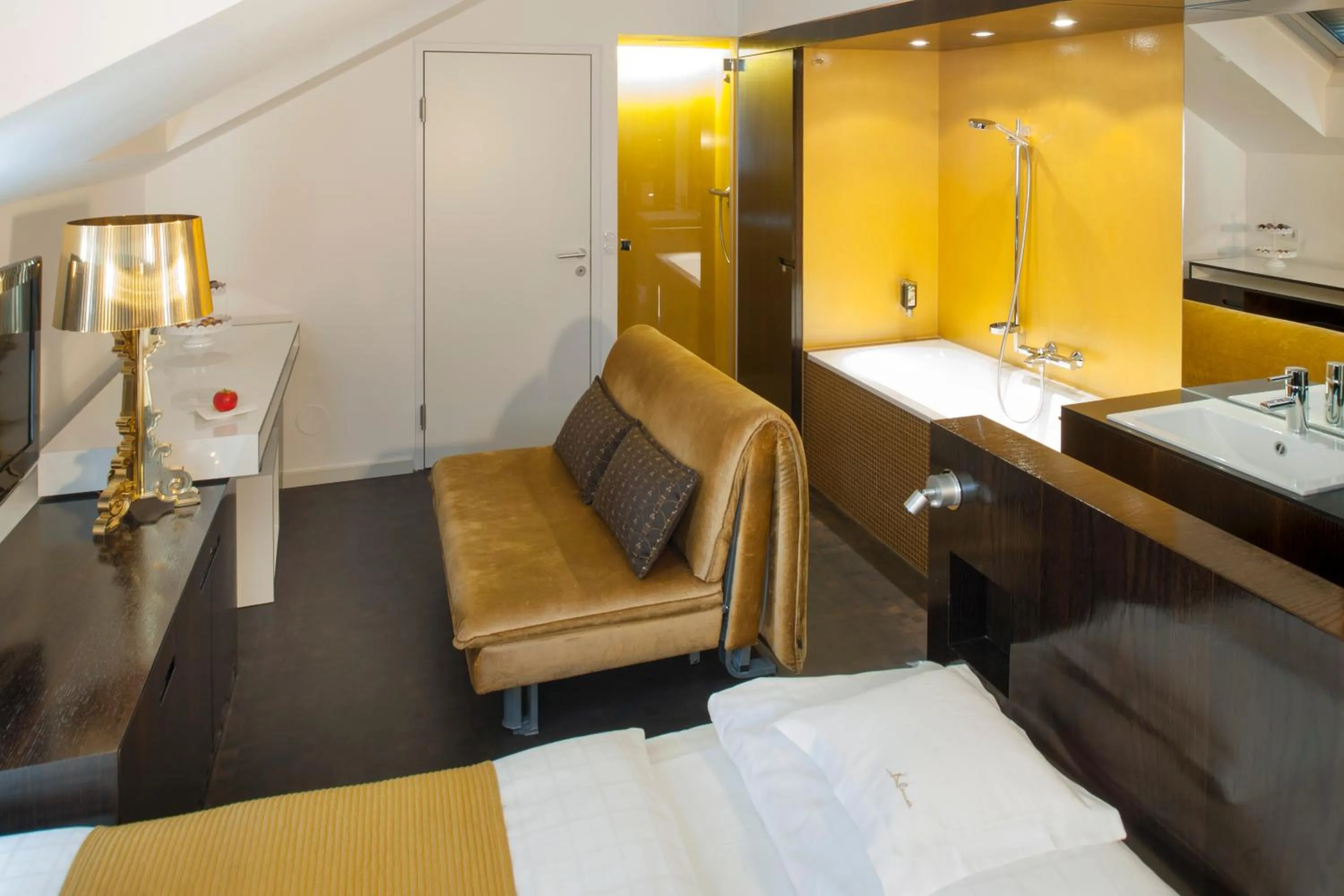 Bedroom, Bed in Alma Boutique-Hotel