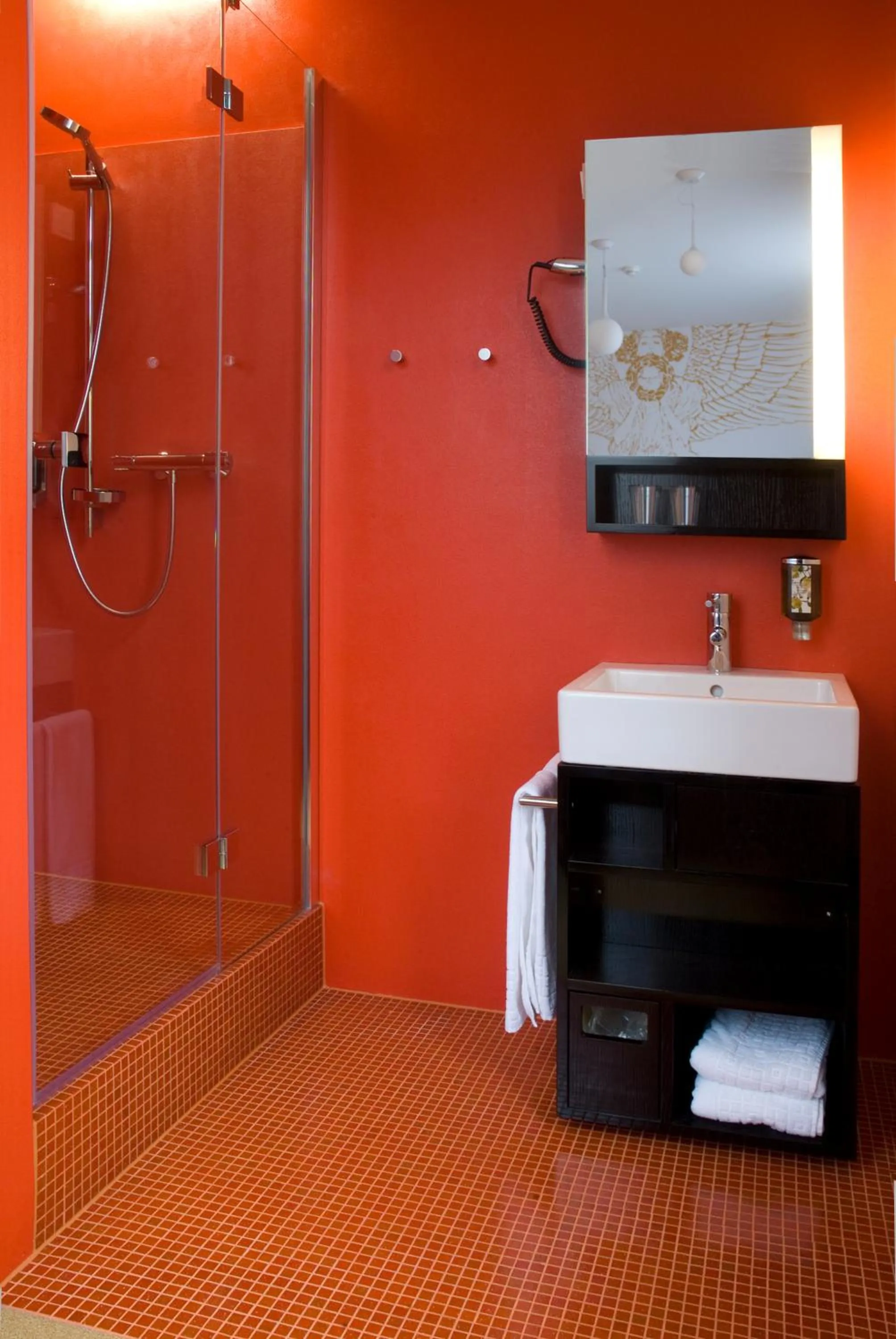 Shower in Alma Boutique-Hotel