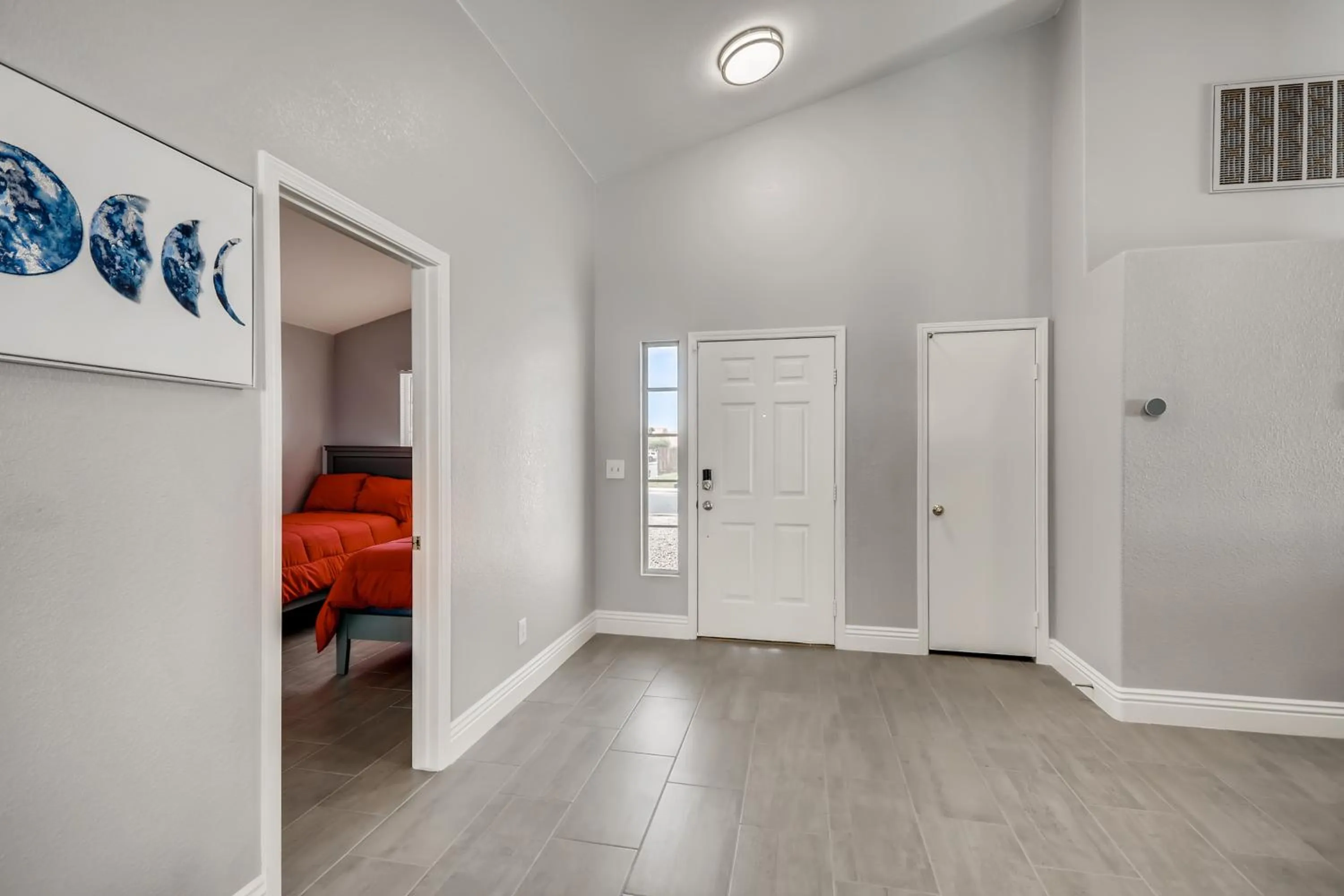 Facade/entrance, Bed in Luxurious House With A Pool, Spa, and Patio, Sleeps 6 Comfortably