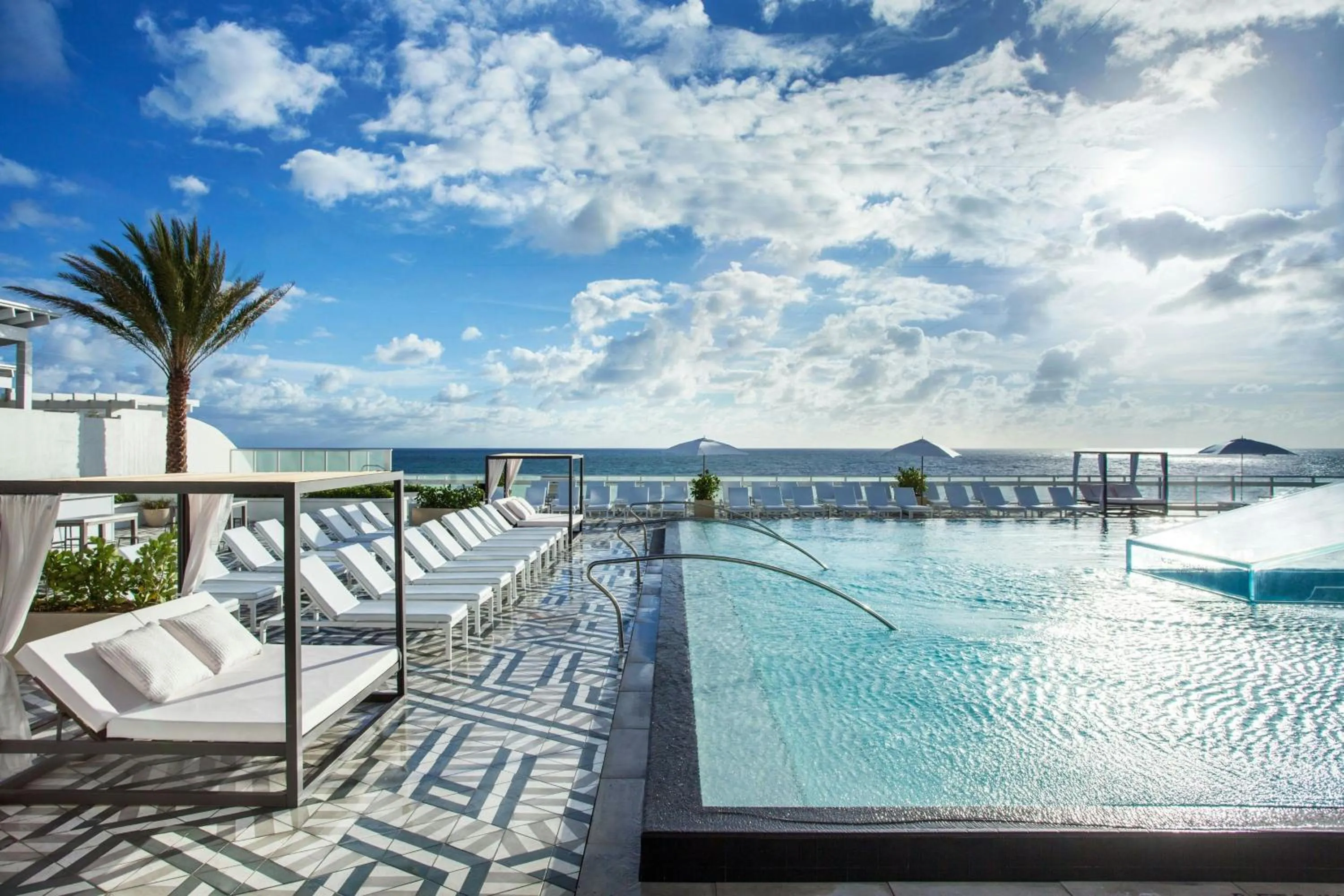 Swimming pool in W Fort Lauderdale