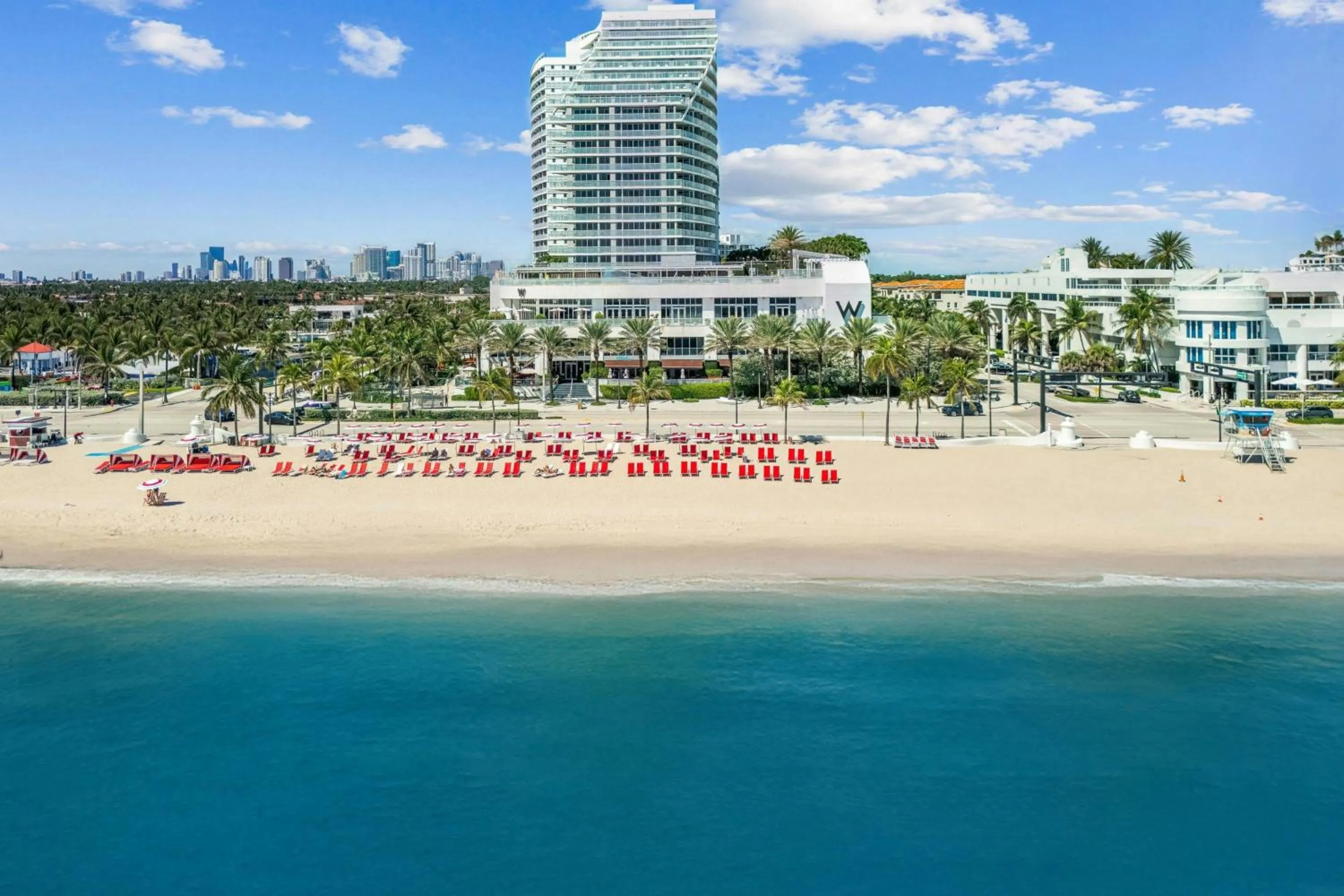 Property building in W Fort Lauderdale