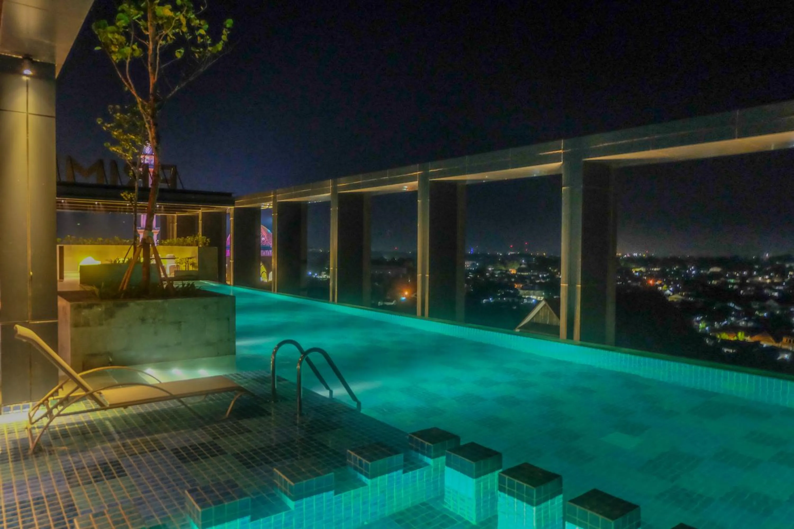 Swimming pool in Prime Park Hotel & Convention Lombok