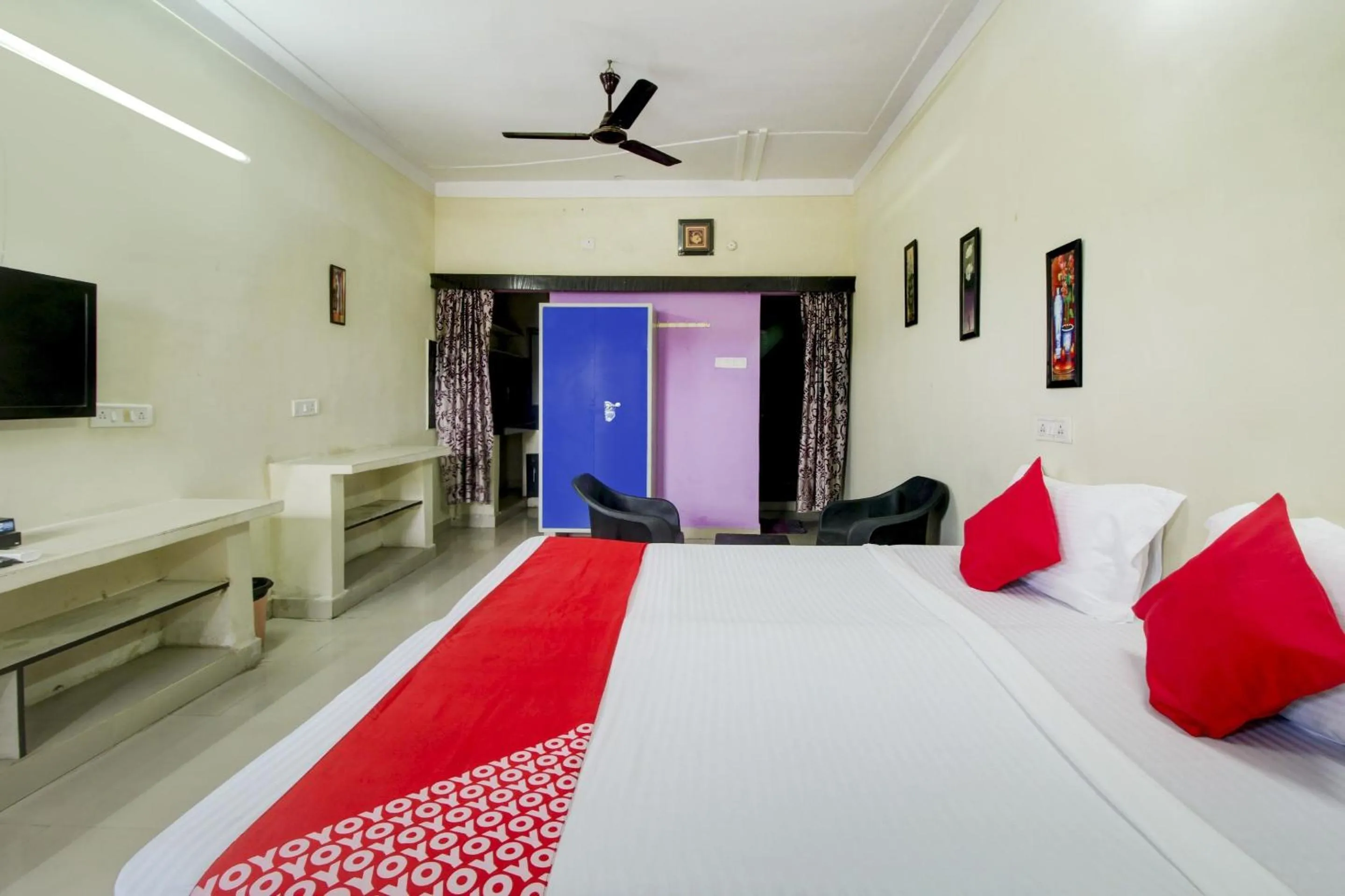 Bedroom, Bed in Hotel O HAPPY RESIDENCY