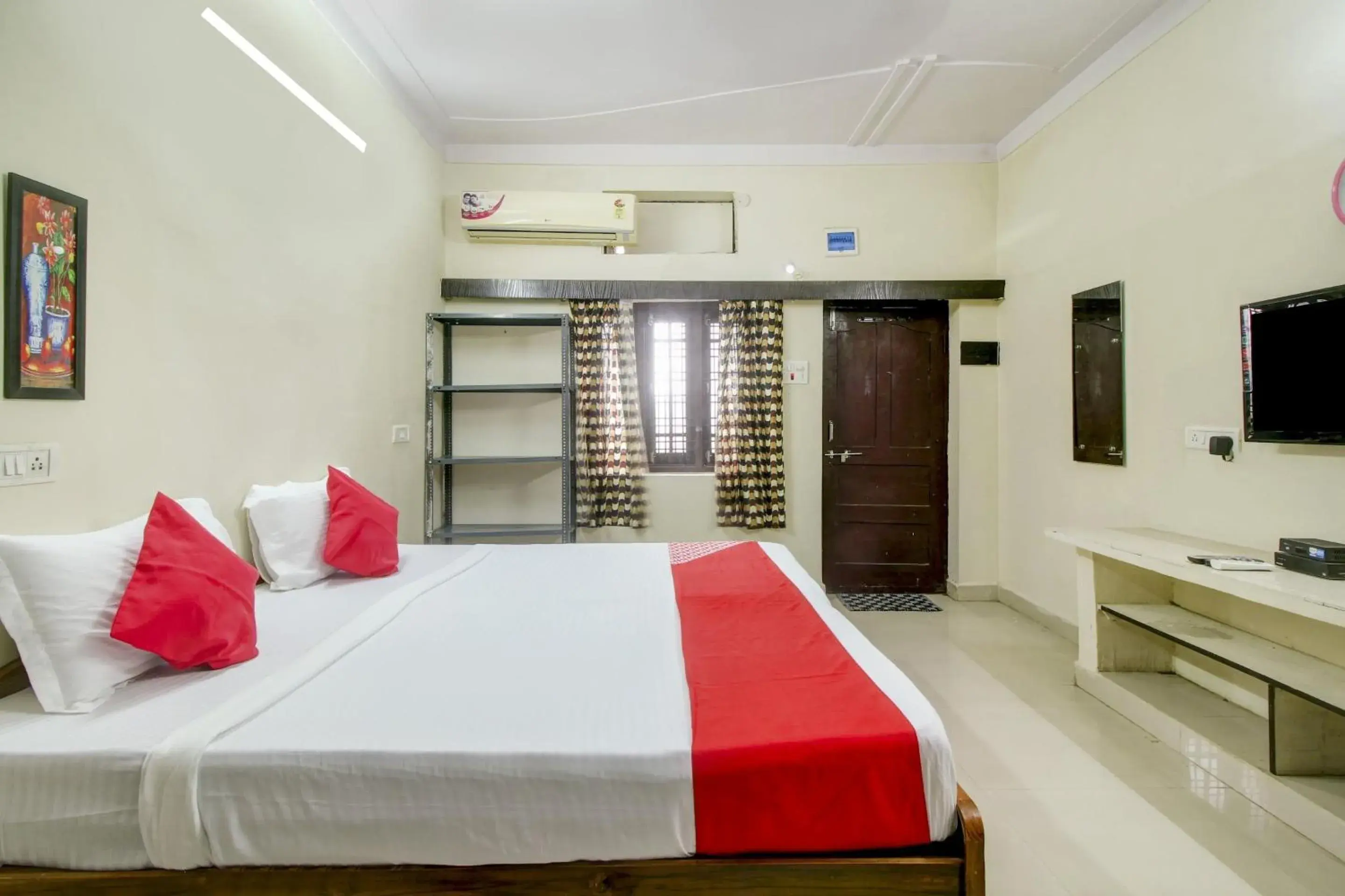 Bedroom, Bed in Hotel O HAPPY RESIDENCY Bedroom, Bed in Hotel O HAPPY RESIDENCY