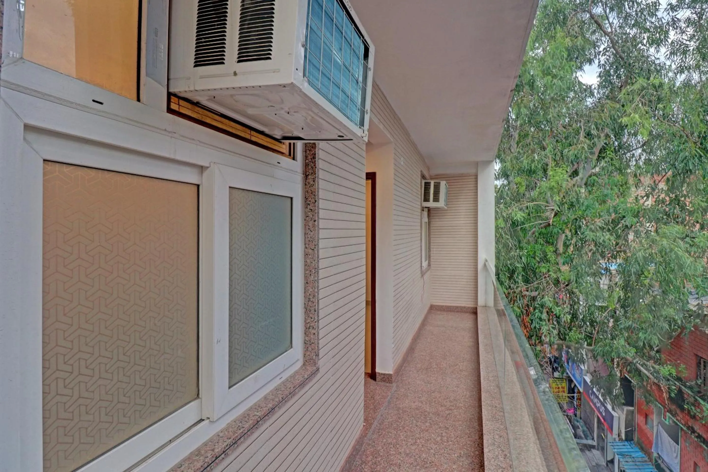 Other in Super Collection O Spot Light Near Tughlakabad Station Metro Station