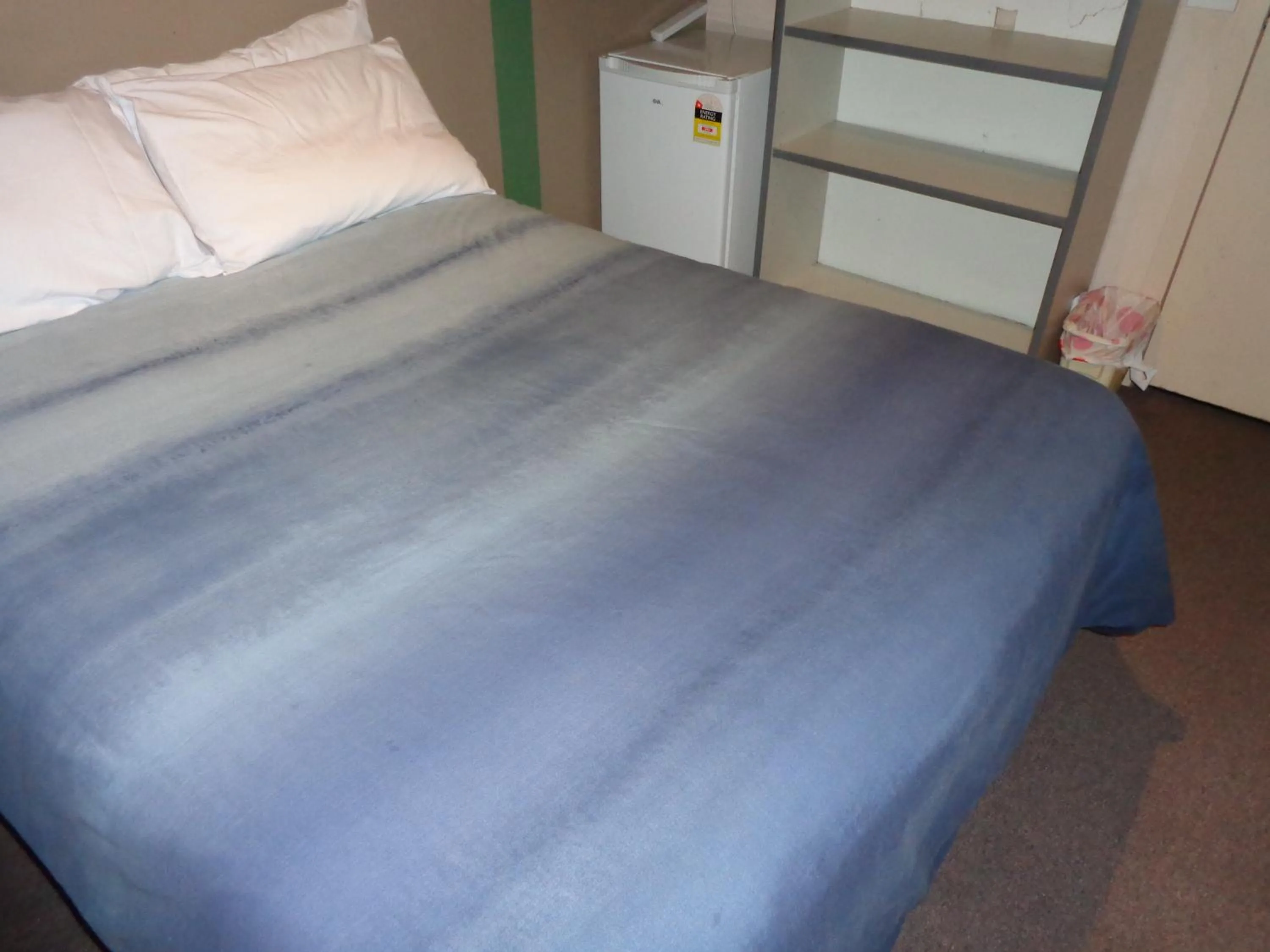 Bed in Mildura Stopover