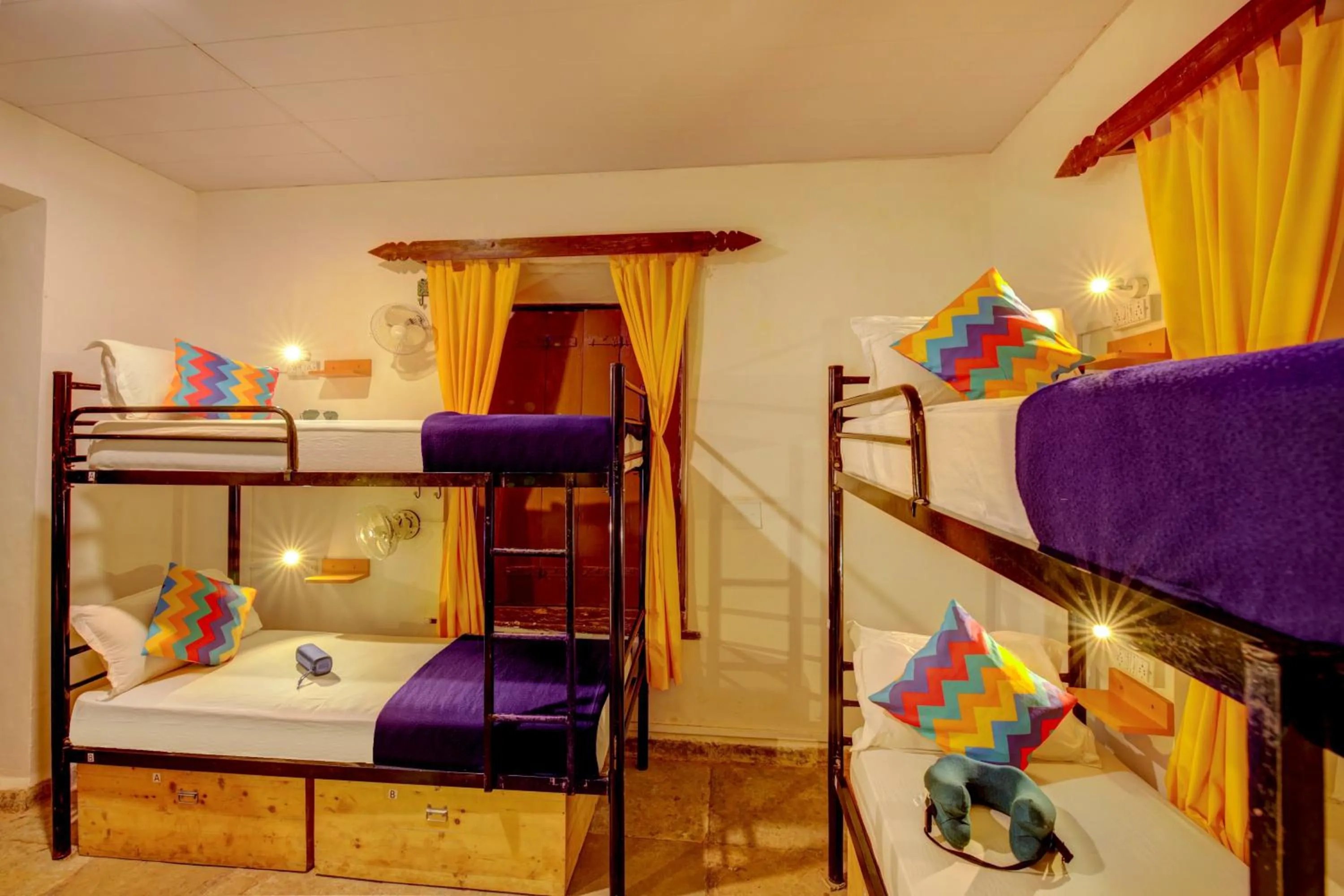 Bed in goSTOPS Lite Goa, Calangute