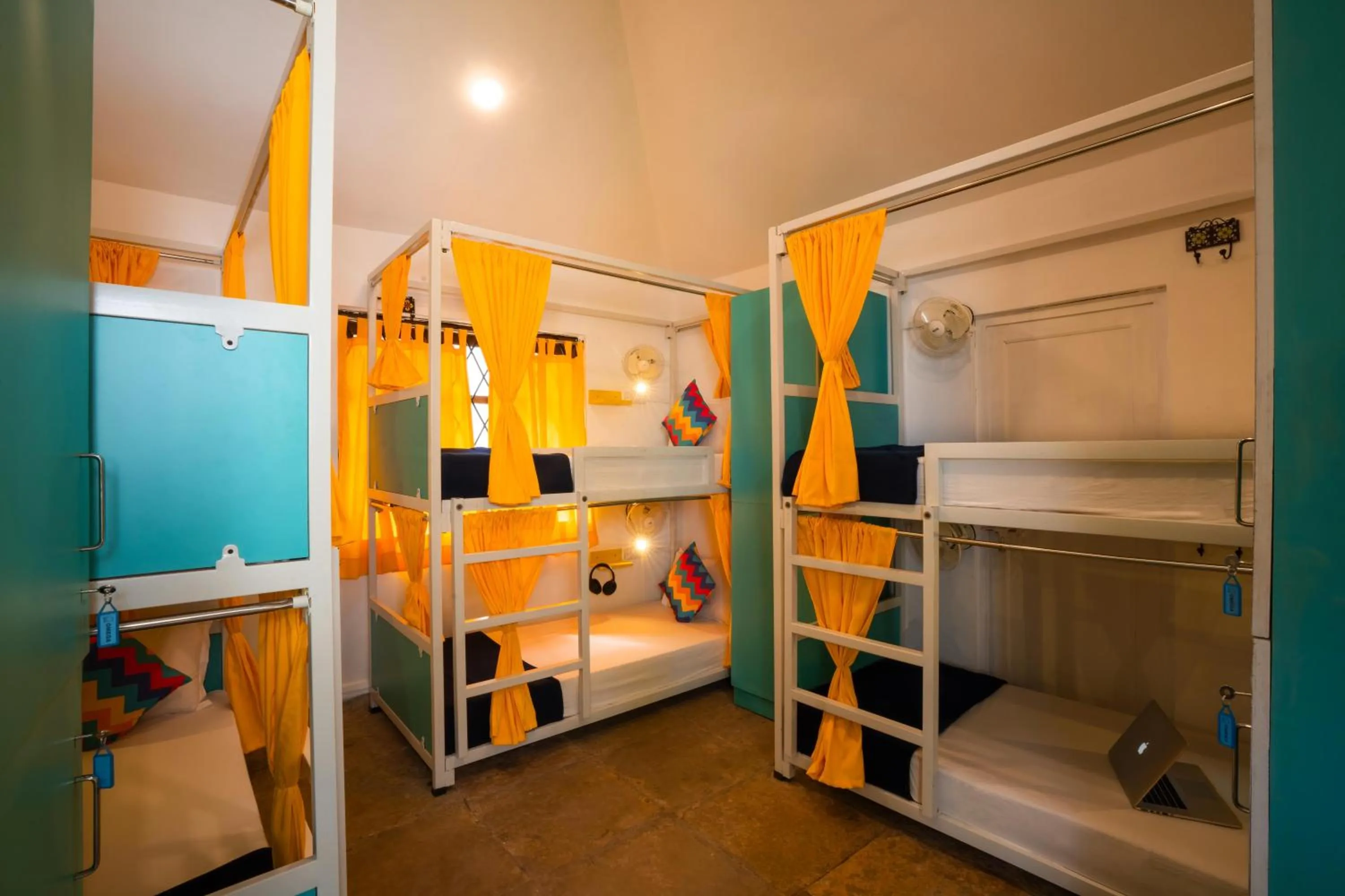 Bed in goSTOPS Lite Goa, Calangute