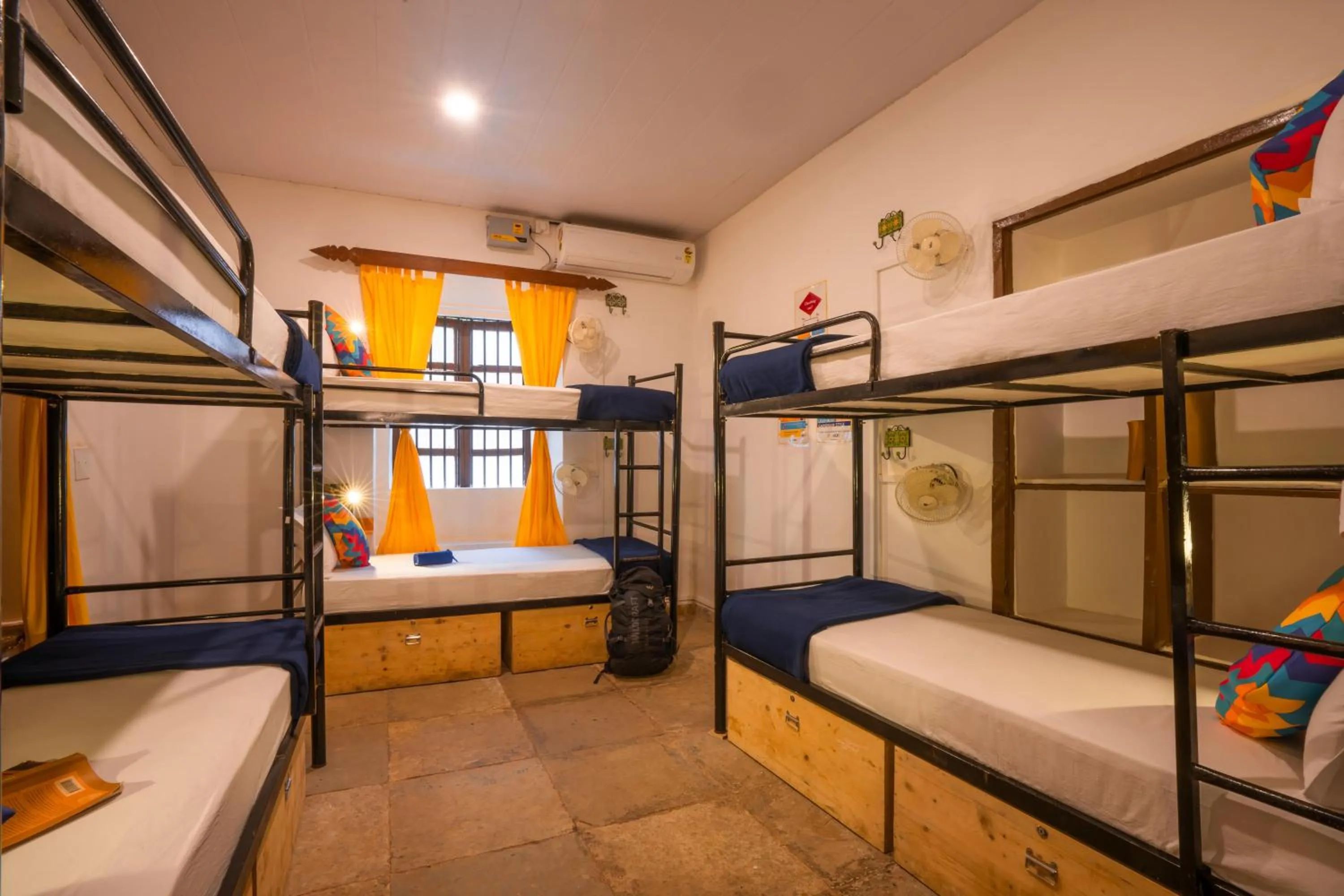 Bed in goSTOPS Lite Goa, Calangute