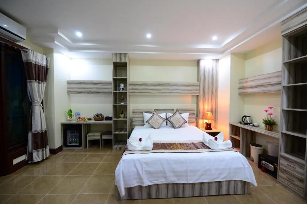 Bed in Vientiane Luxury Hotel