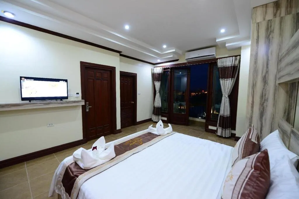 Bed in Vientiane Luxury Hotel