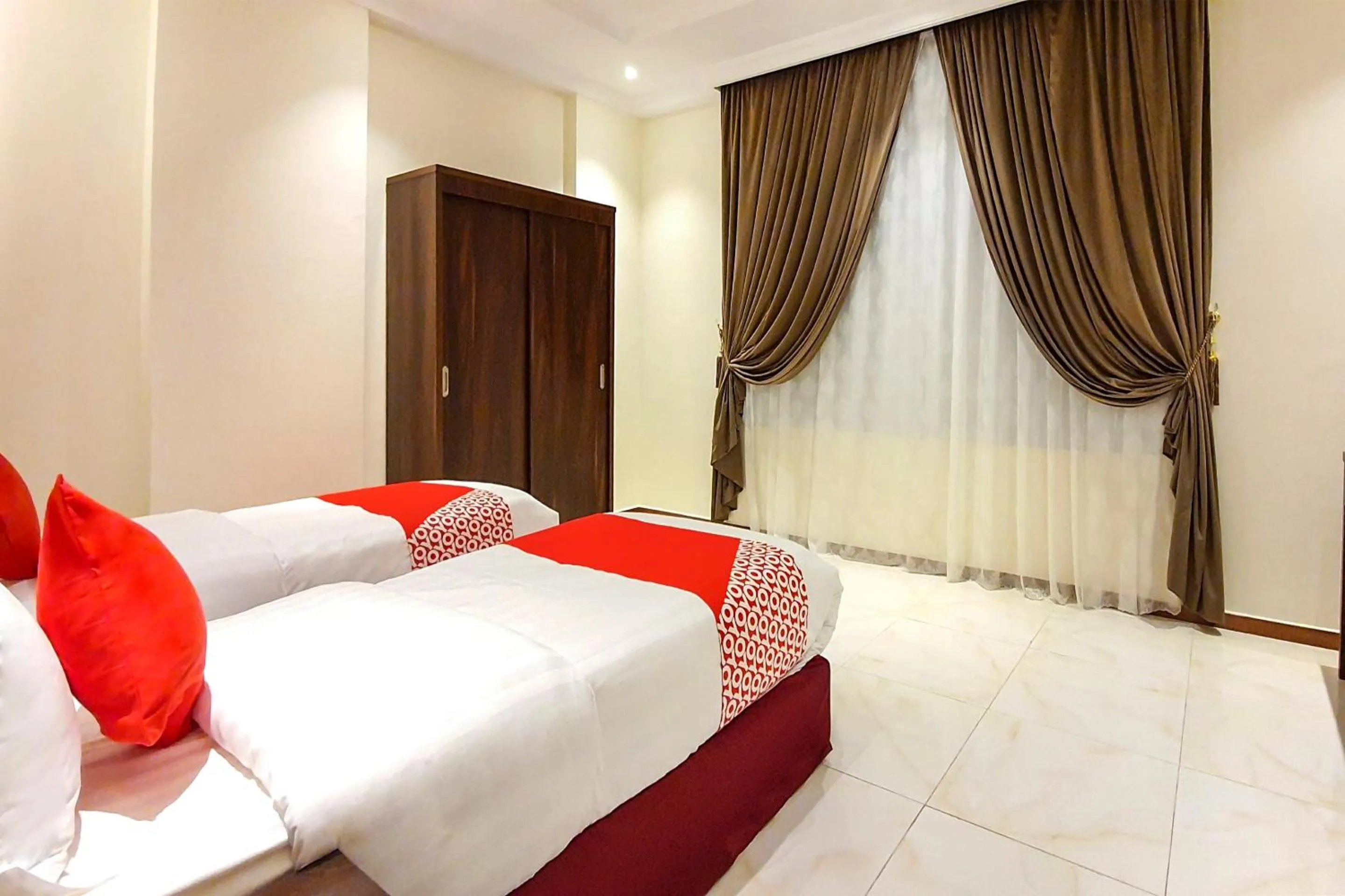 Bedroom, Bed in Al Tamayoz Al Raqi - Hiraa