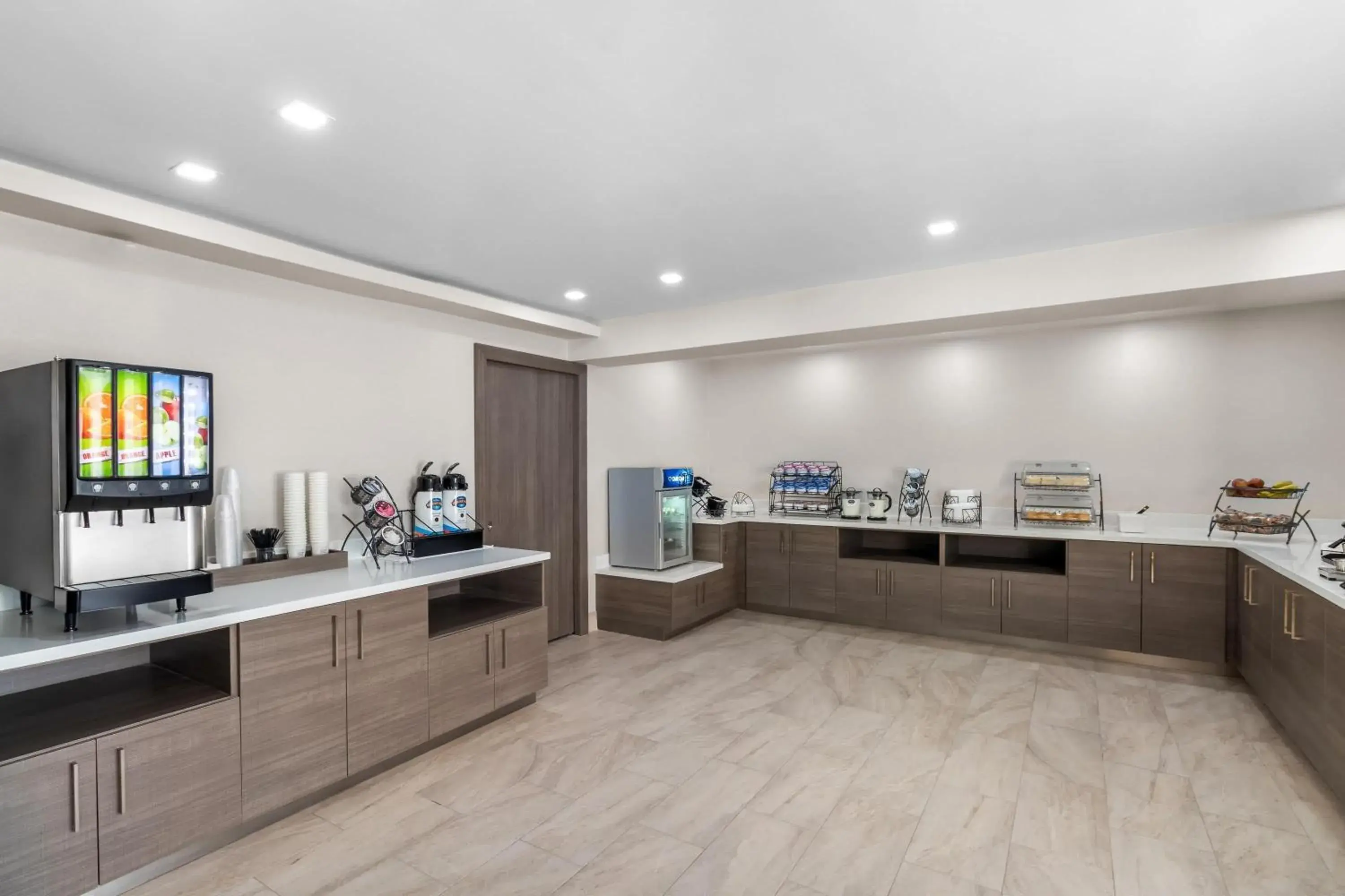 Property building in Baymont by Wyndham Arlington At Six Flags Dr Property building in Baymont by Wyndham Arlington At Six Flags Dr