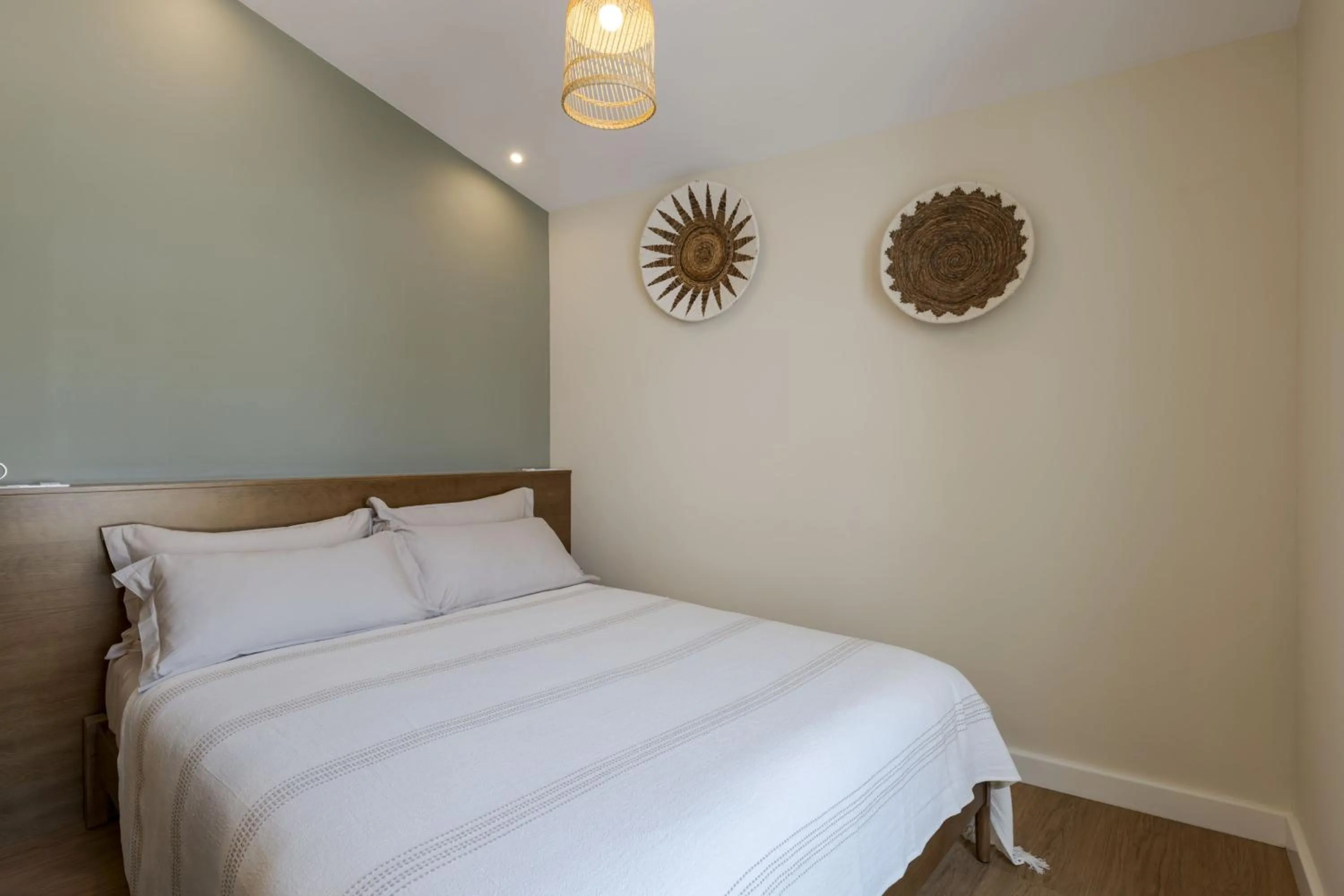 Bedroom, Bed in Peixeira Studios and Apartments