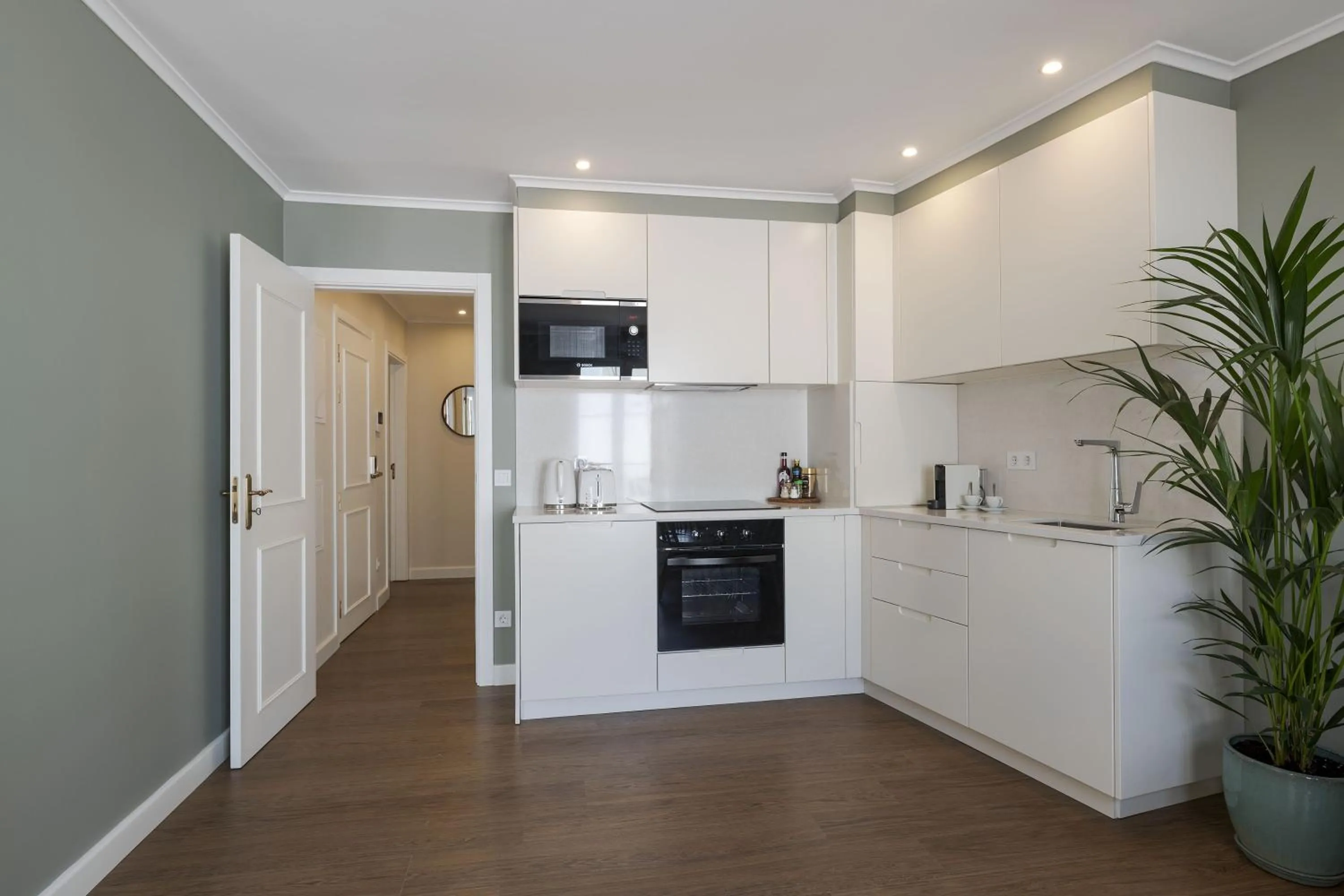 Kitchen or kitchenette in Peixeira Studios and Apartments