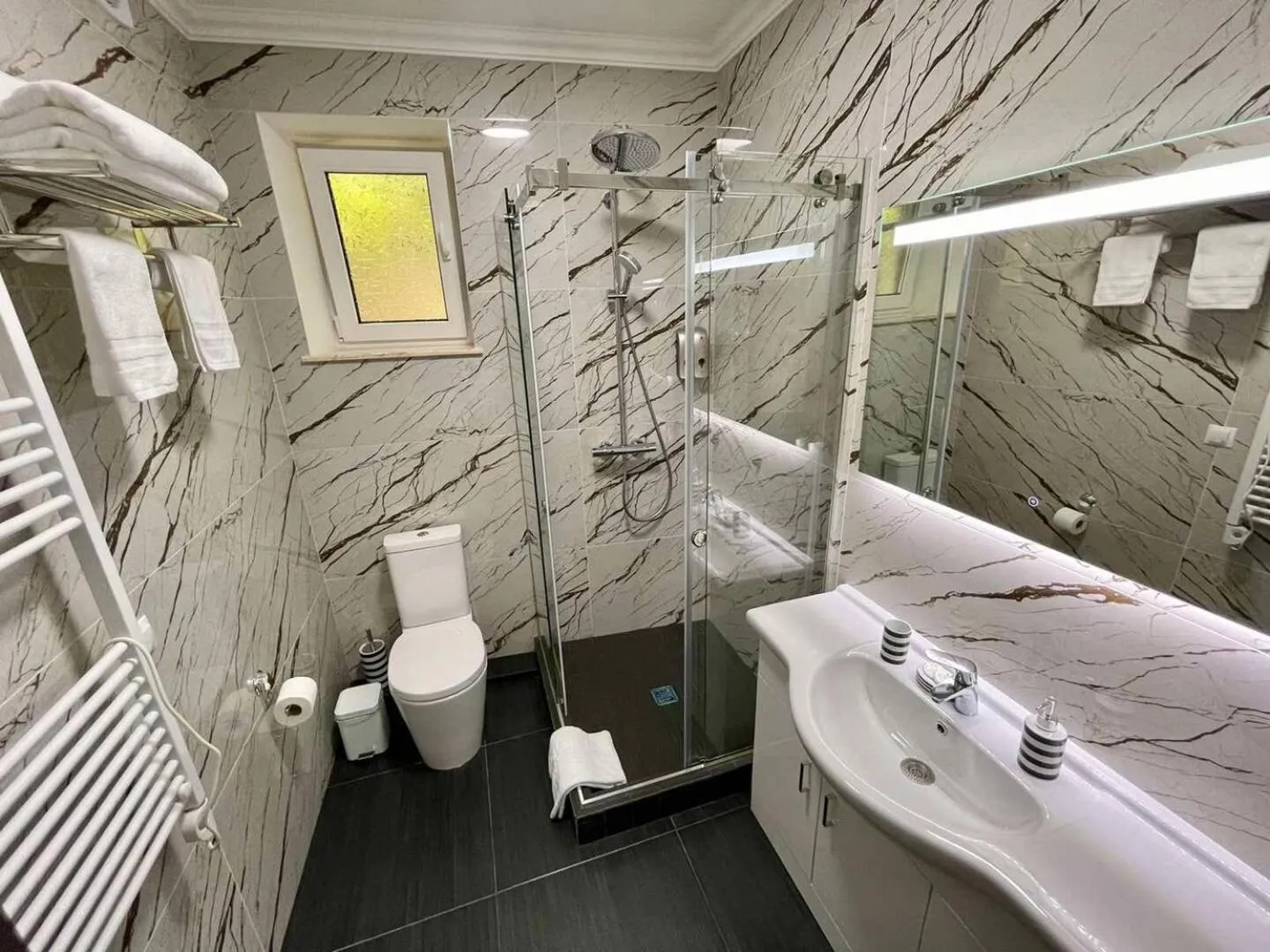 Bathroom in Premier City Apart Hotel Chisinau