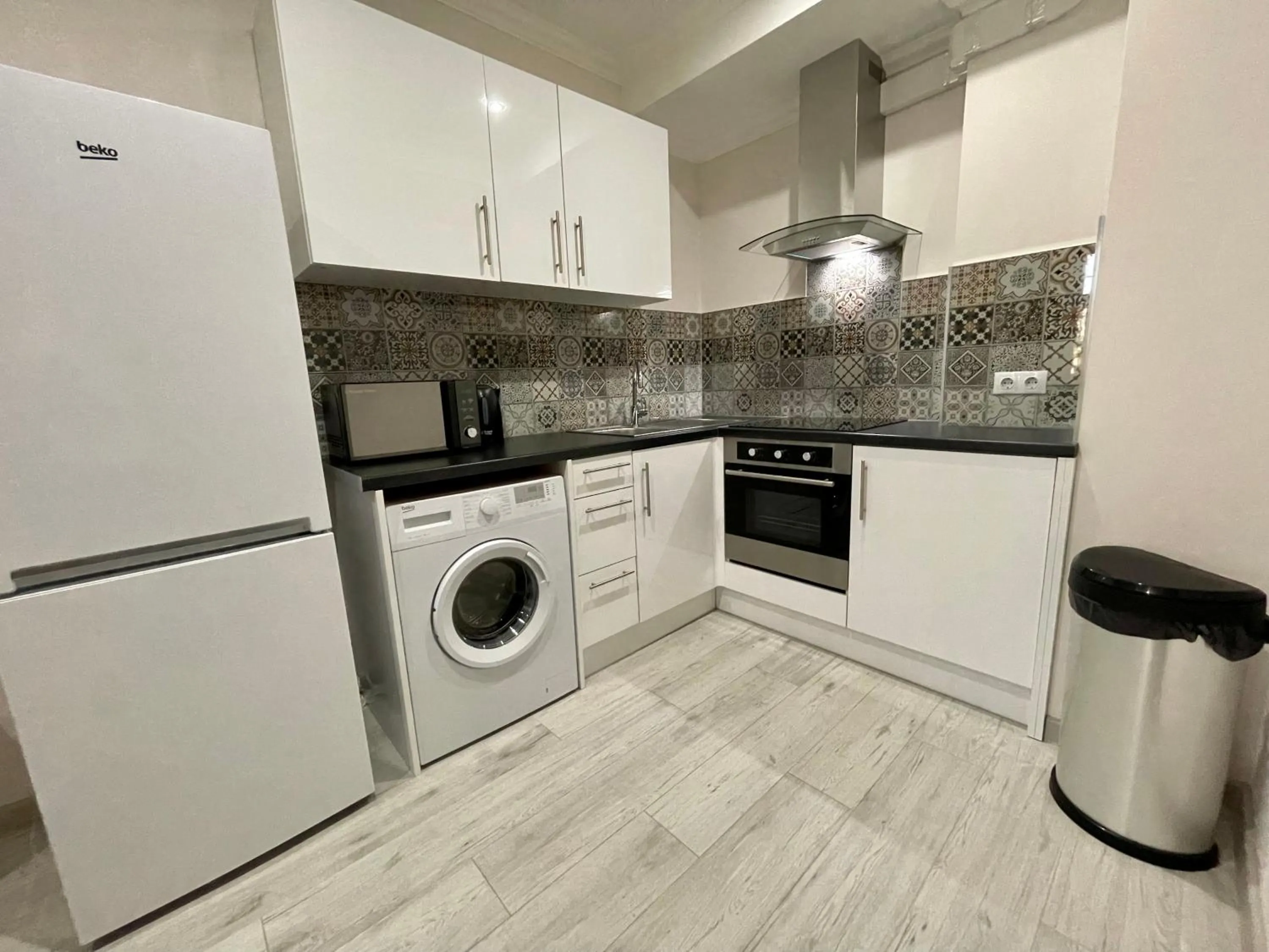 Kitchen or kitchenette in Premier City Apart Hotel Chisinau