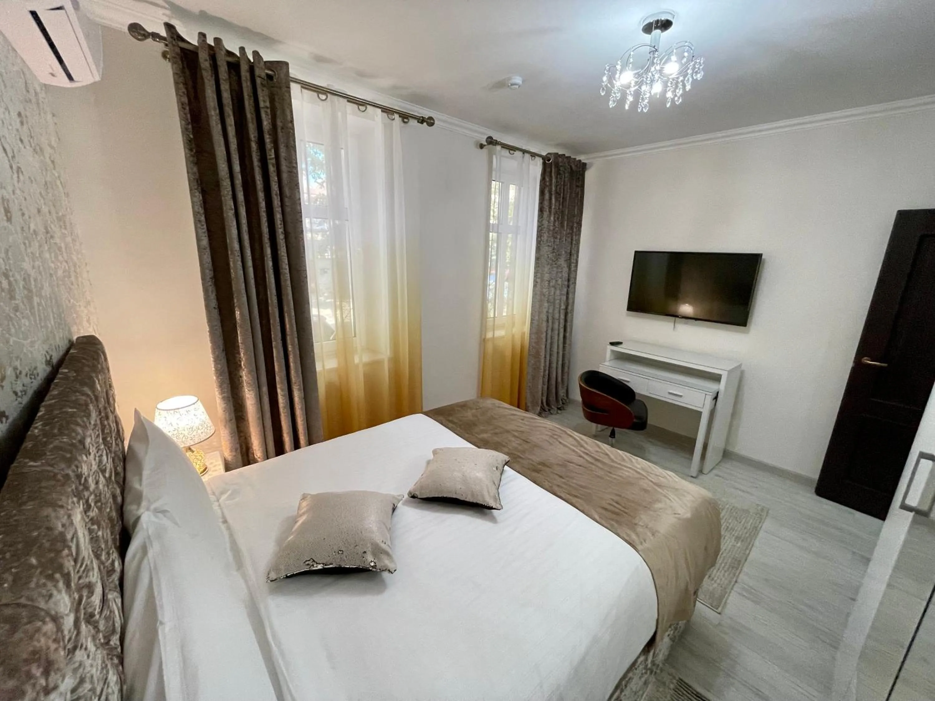 Bed in Premier City Apart Hotel Chisinau