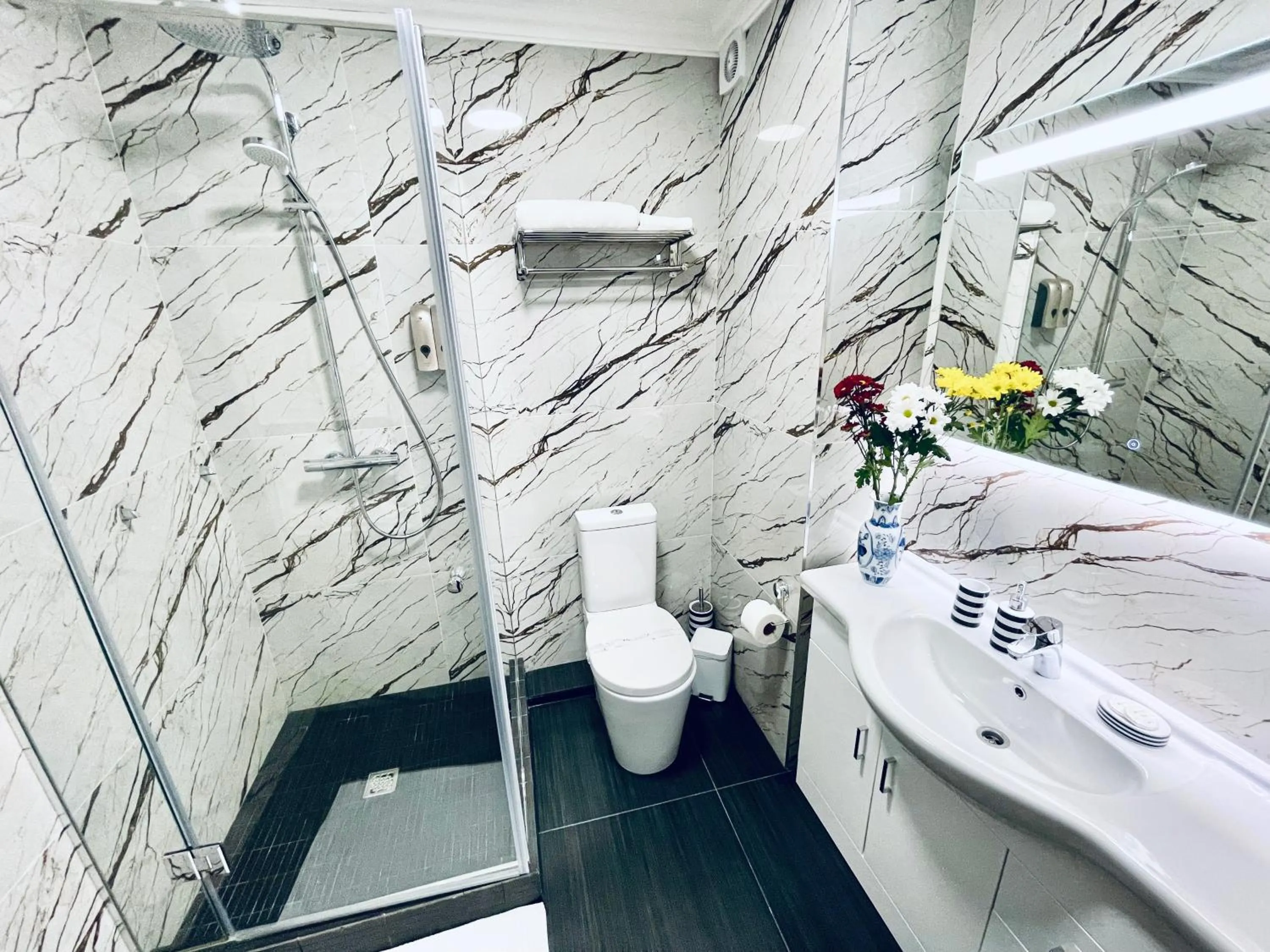 Bathroom in Premier City Apart Hotel Chisinau